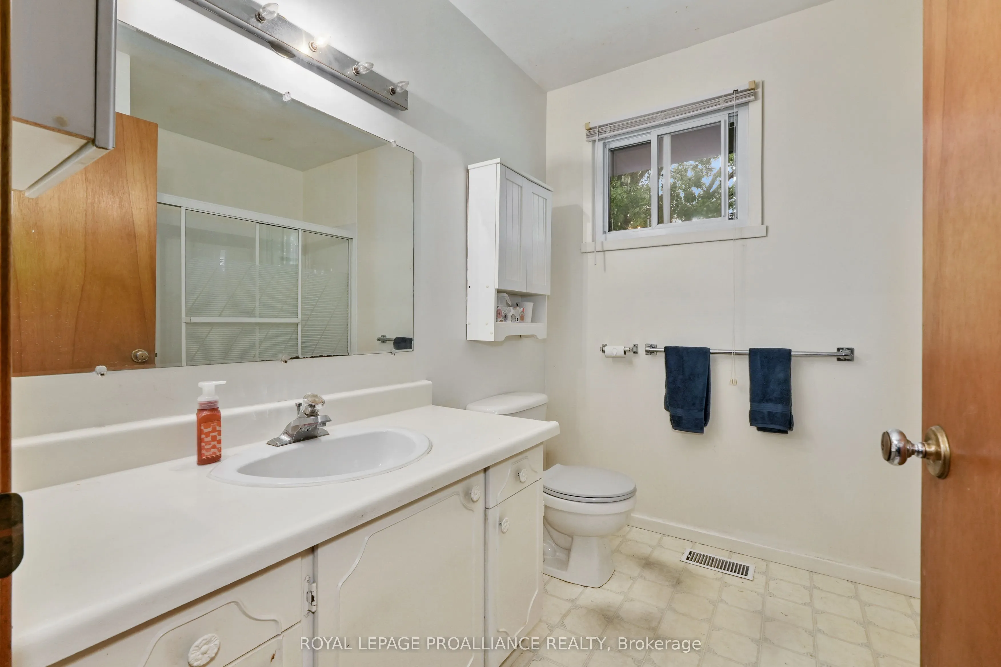 70 Pellissier Street S