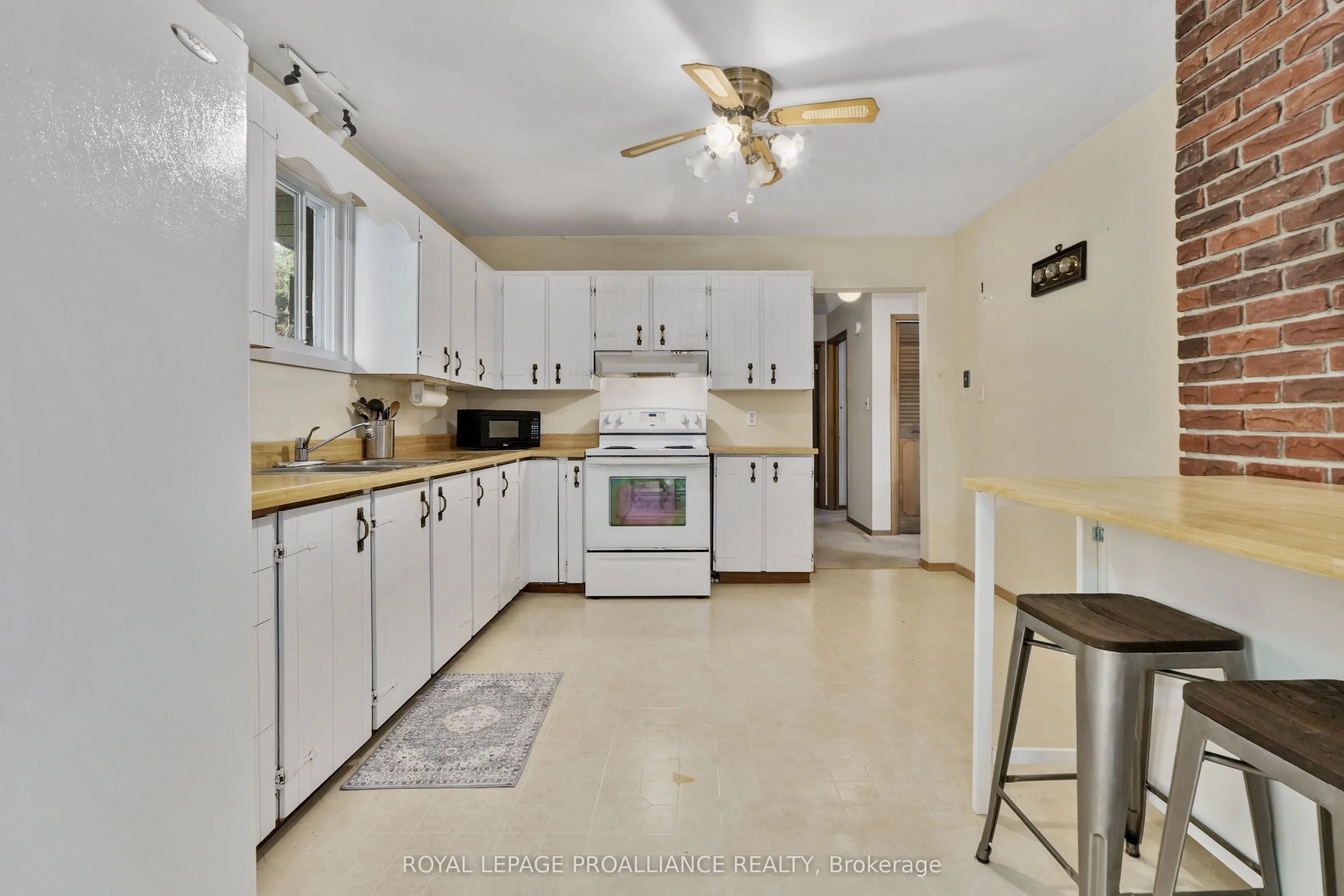 70 Pellissier Street S