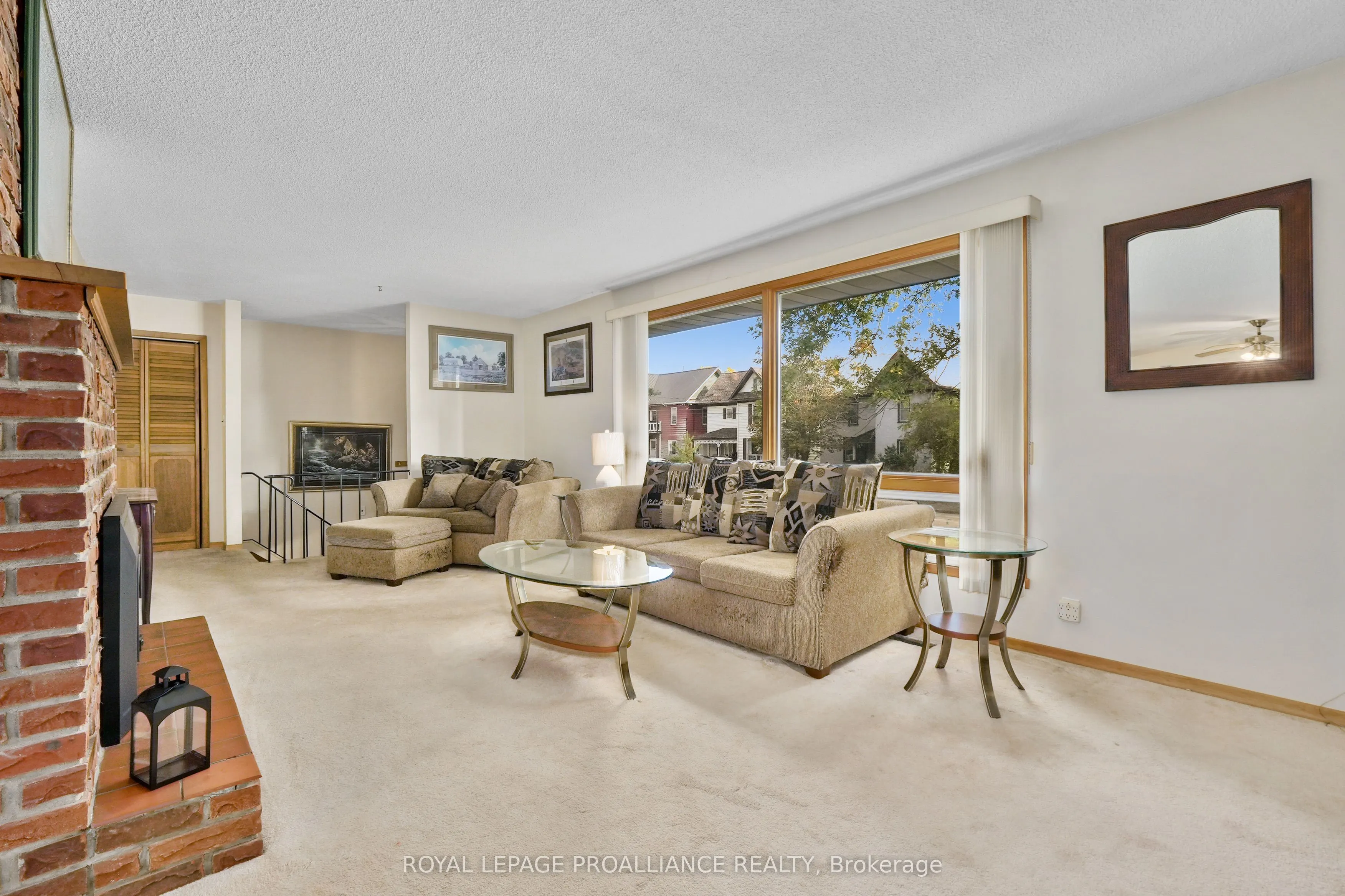 70 Pellissier Street S
