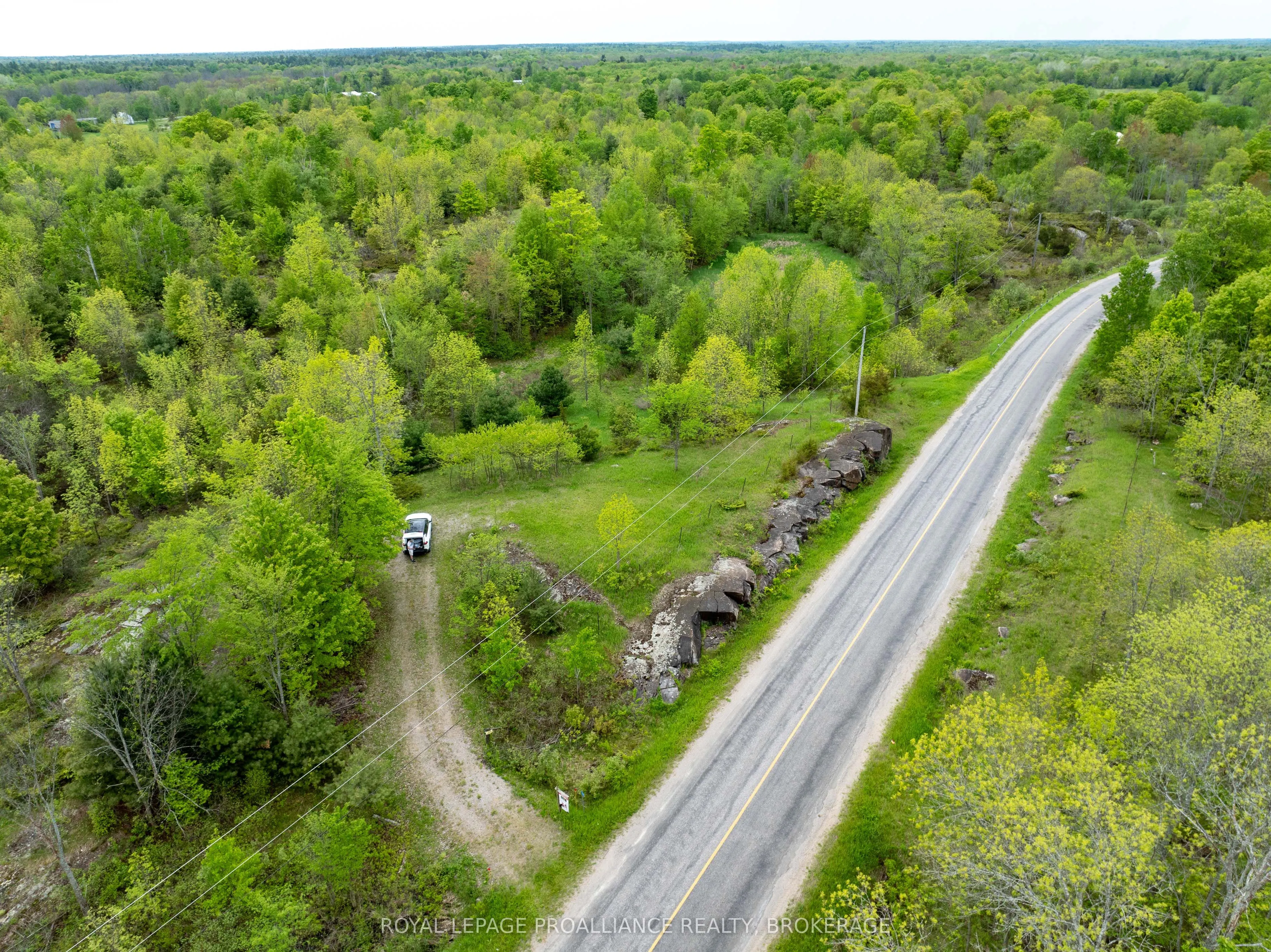 1147 LONG LAKE Road