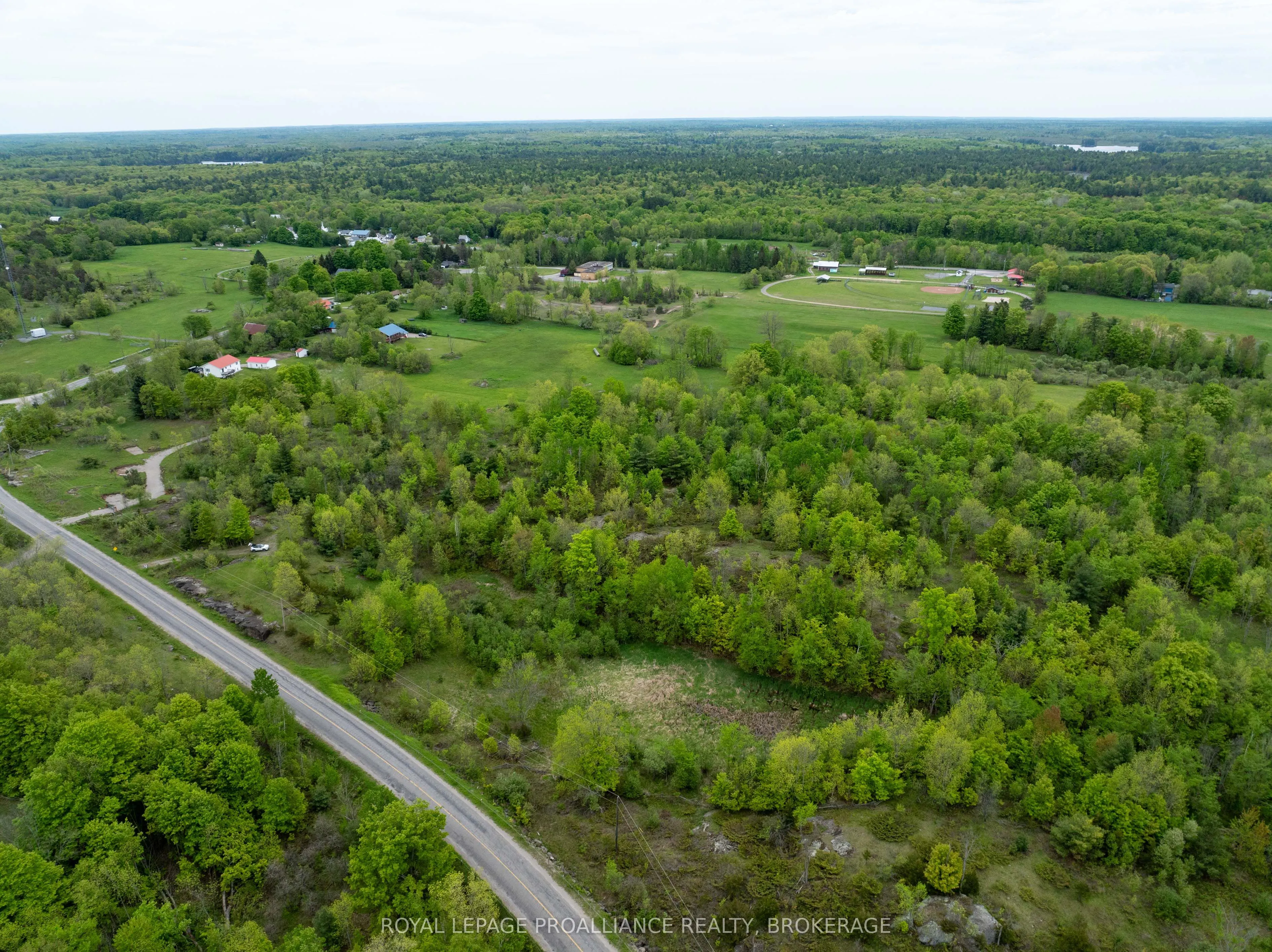1147 LONG LAKE Road