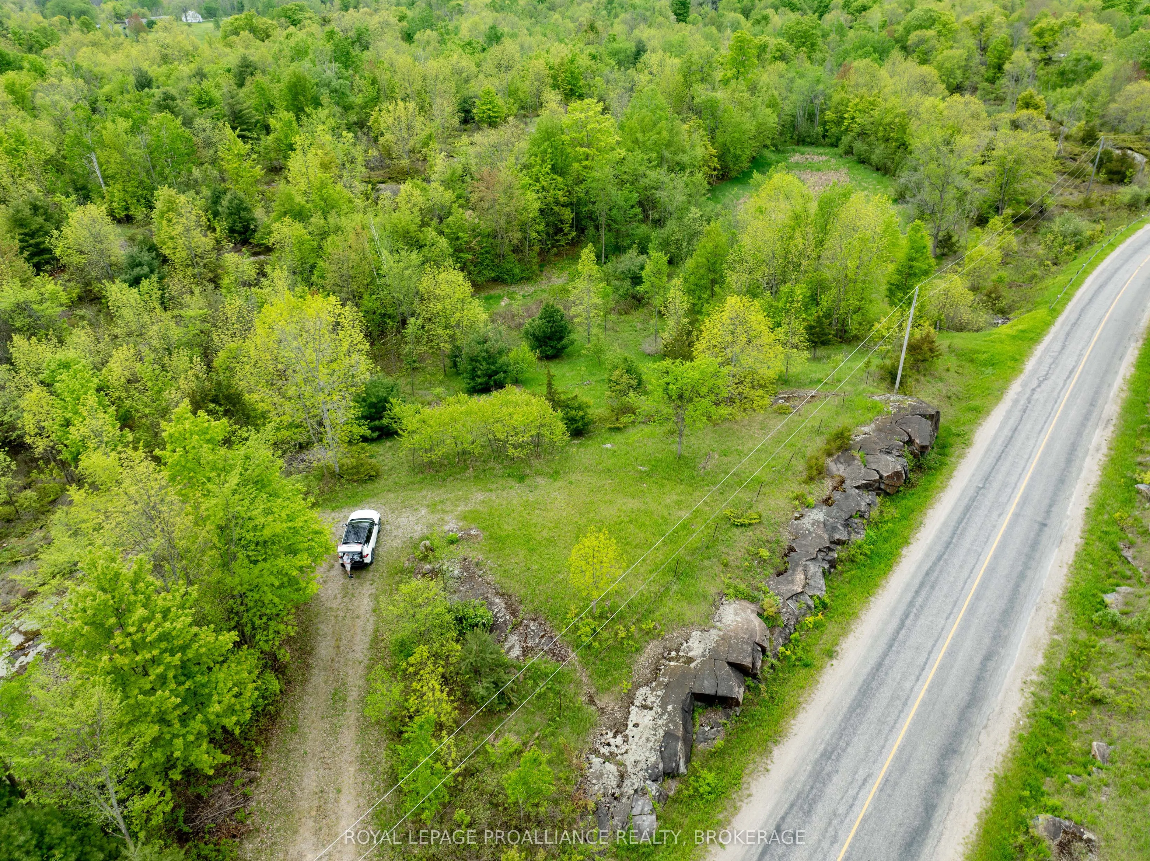 1147 LONG LAKE Road