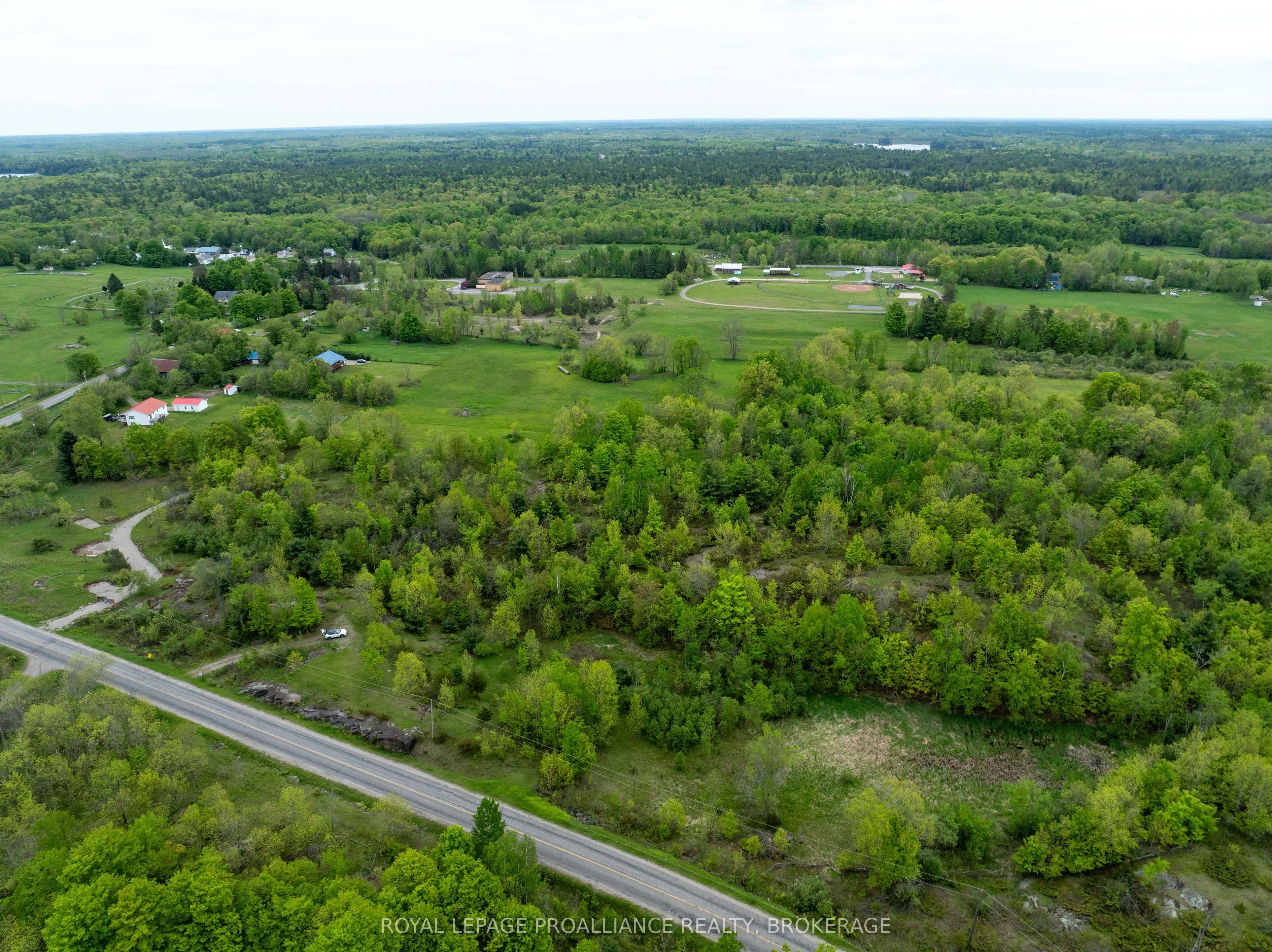 1147 LONG LAKE Road