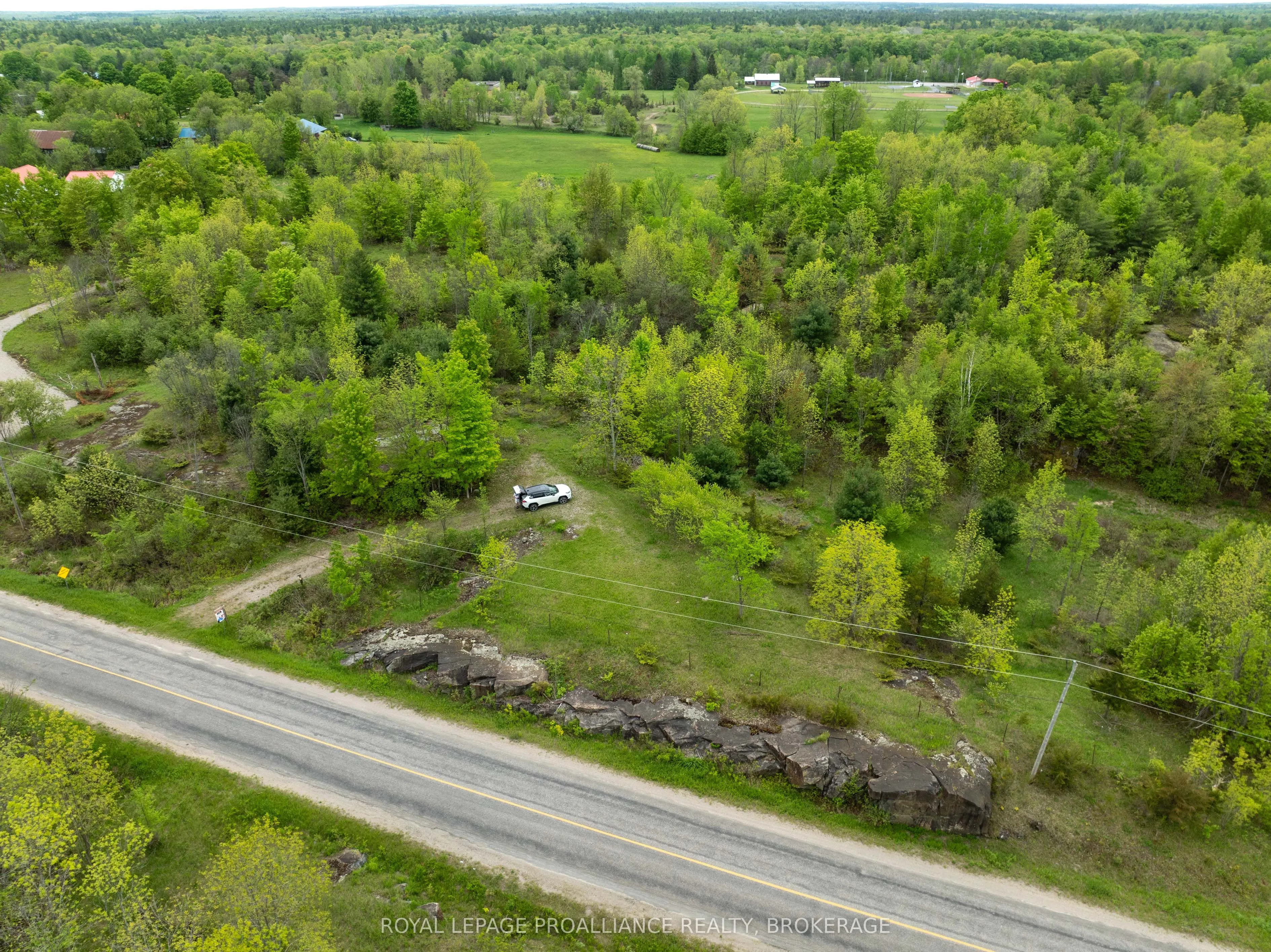 1147 LONG LAKE Road