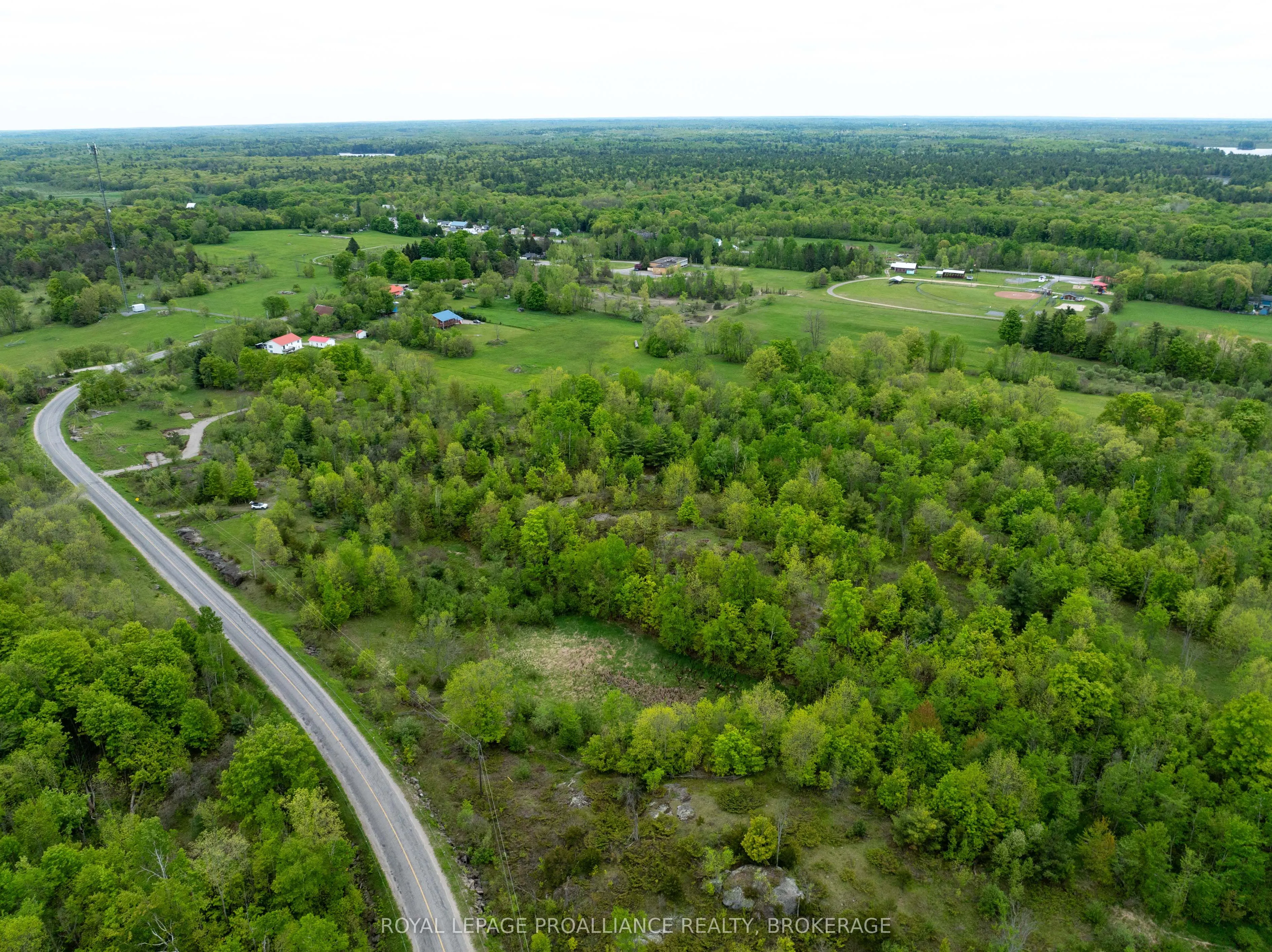 1147 LONG LAKE Road