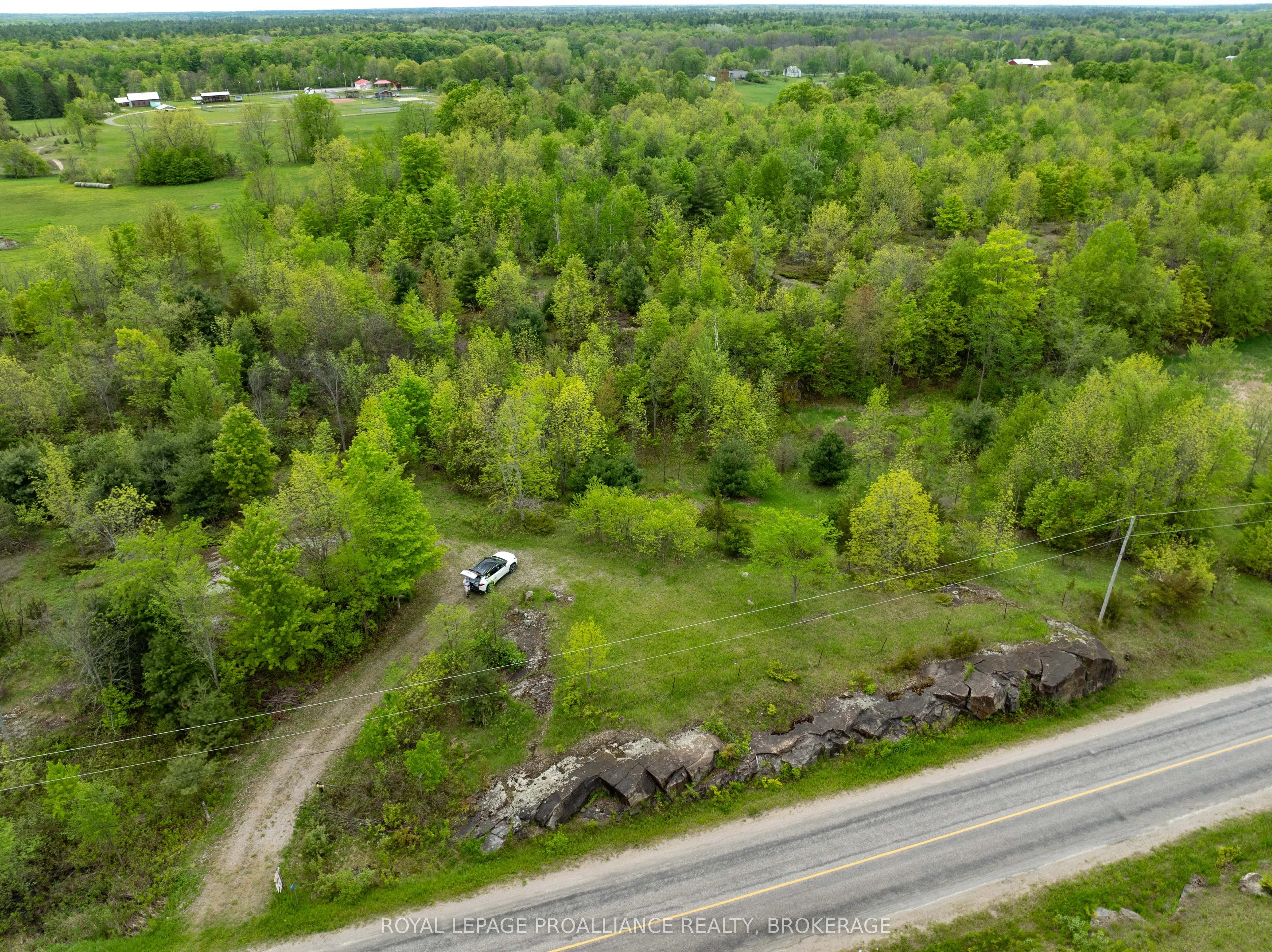 1147 LONG LAKE Road