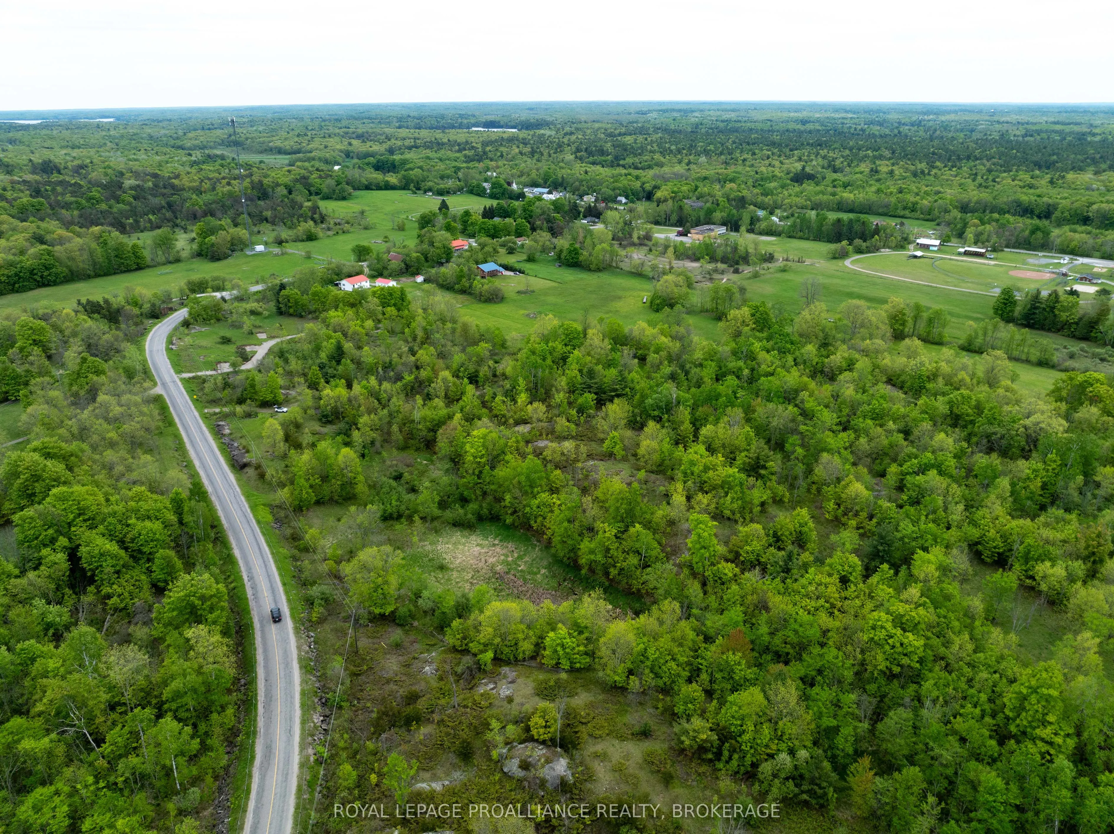 1147 LONG LAKE Road