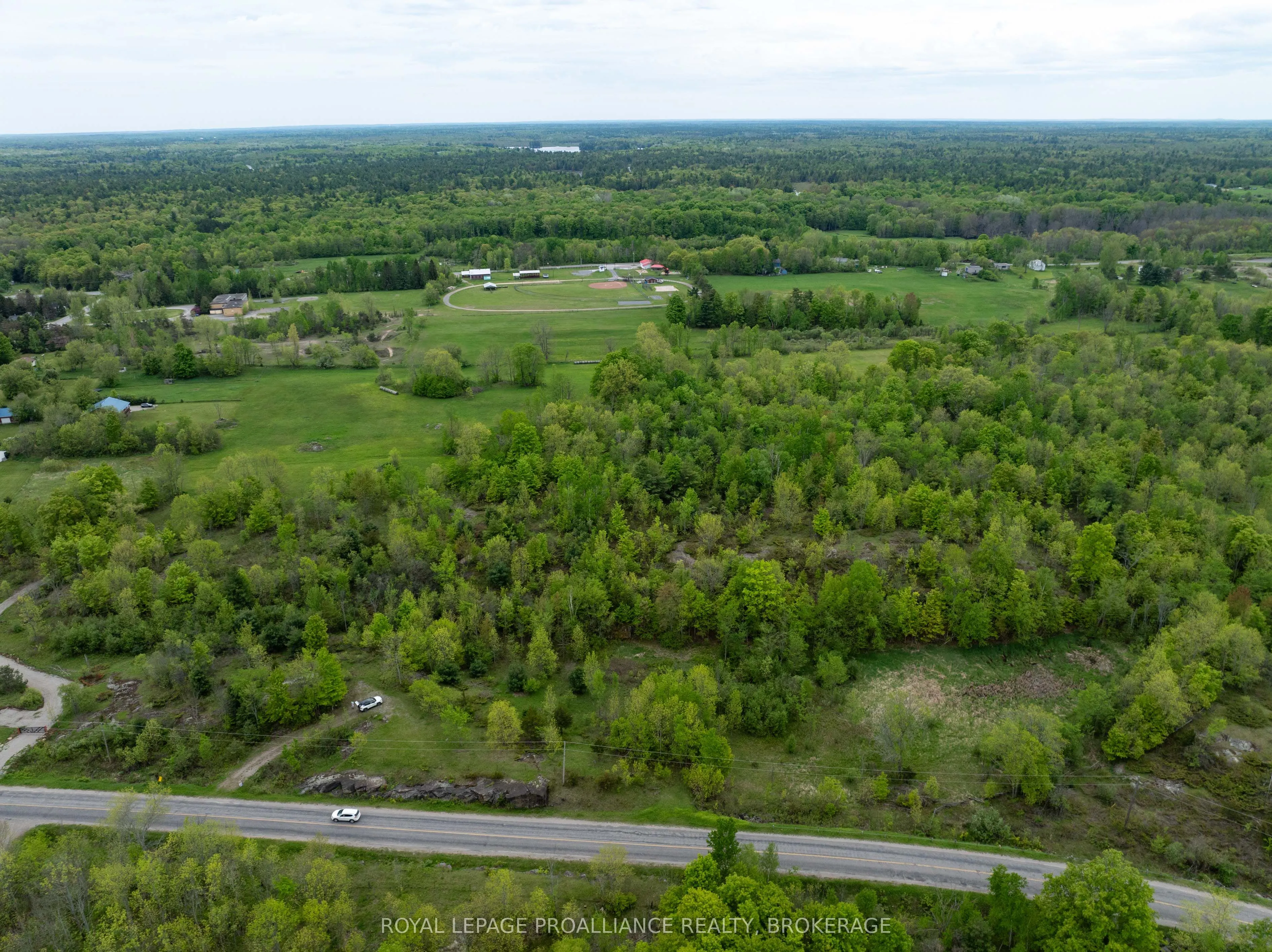 1147 LONG LAKE Road