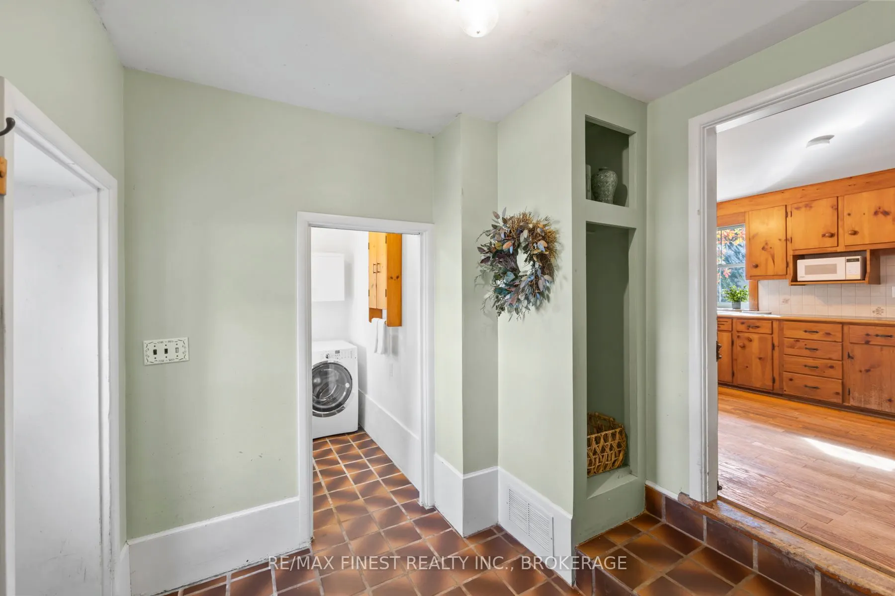 5033 Eddy Lane