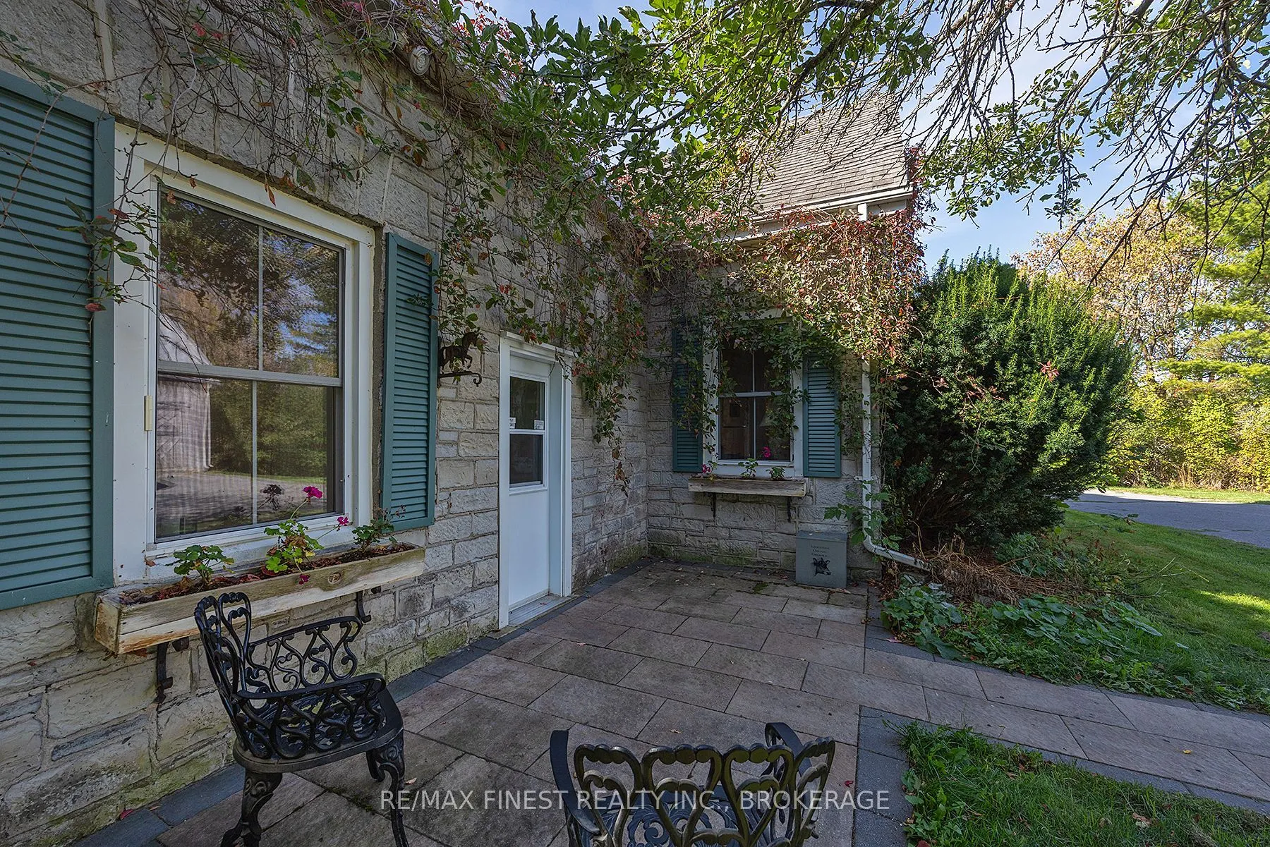 5033 Eddy Lane