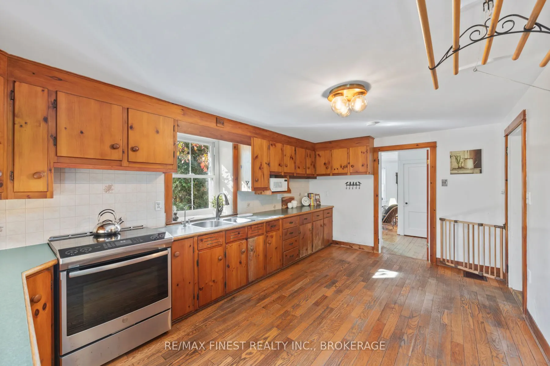 5033 Eddy Lane