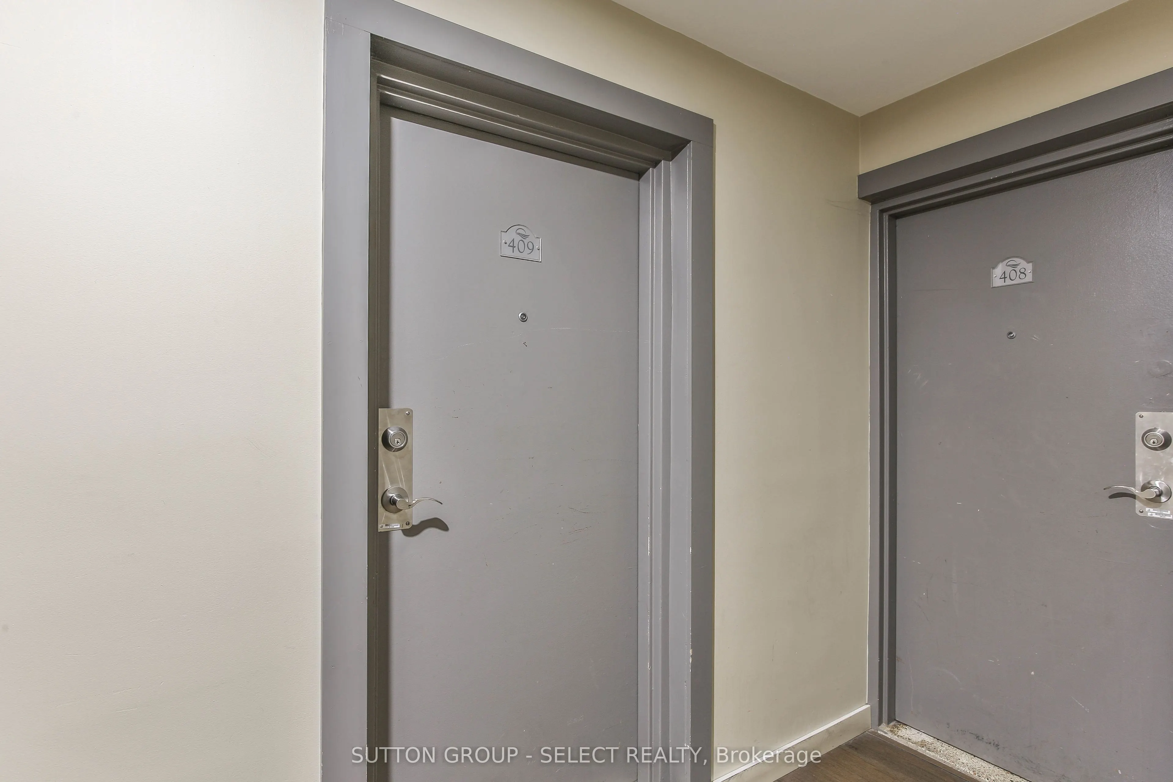 583 MORNINGTON Avenue, #409