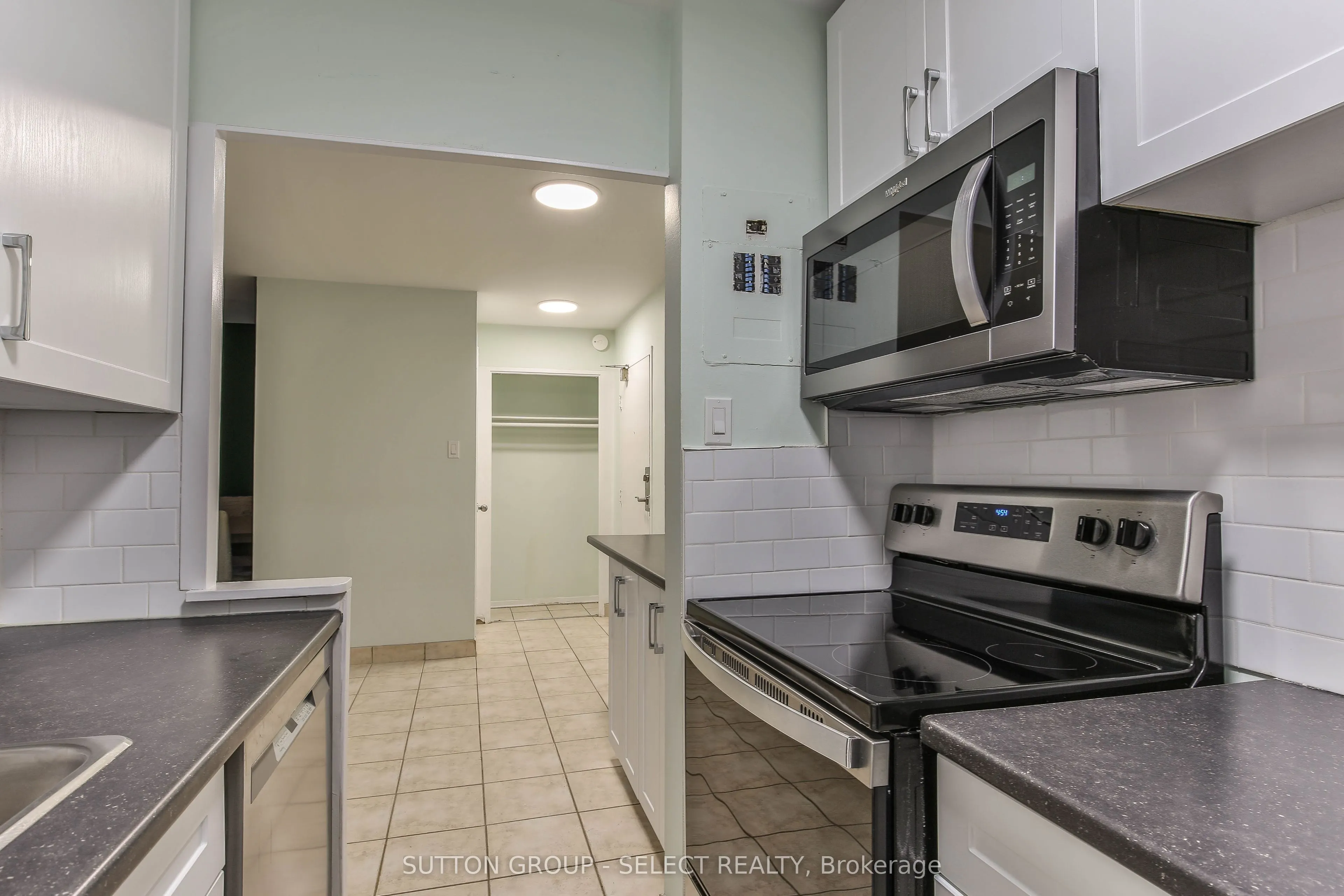 583 MORNINGTON Avenue, #409