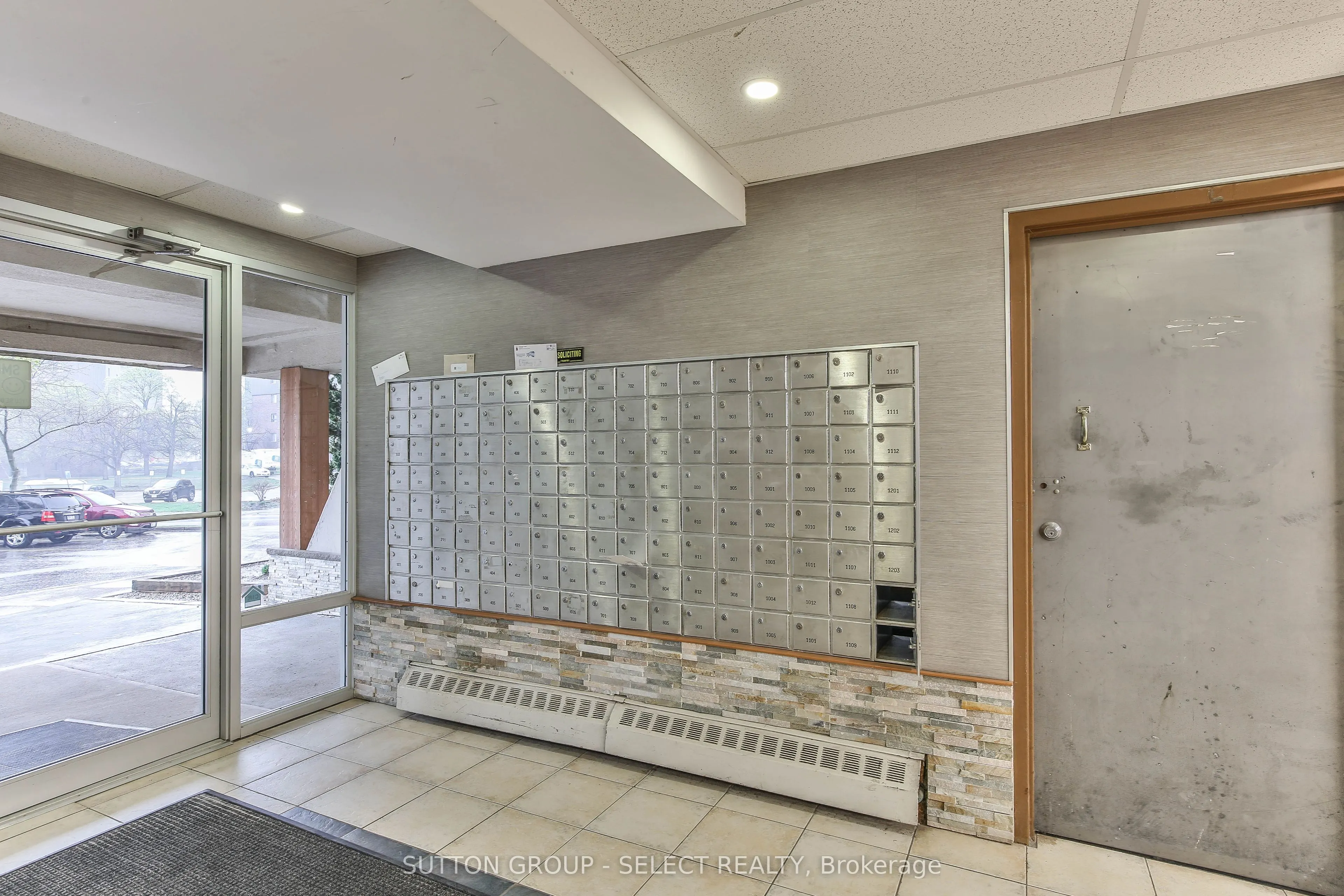583 MORNINGTON Avenue, #409