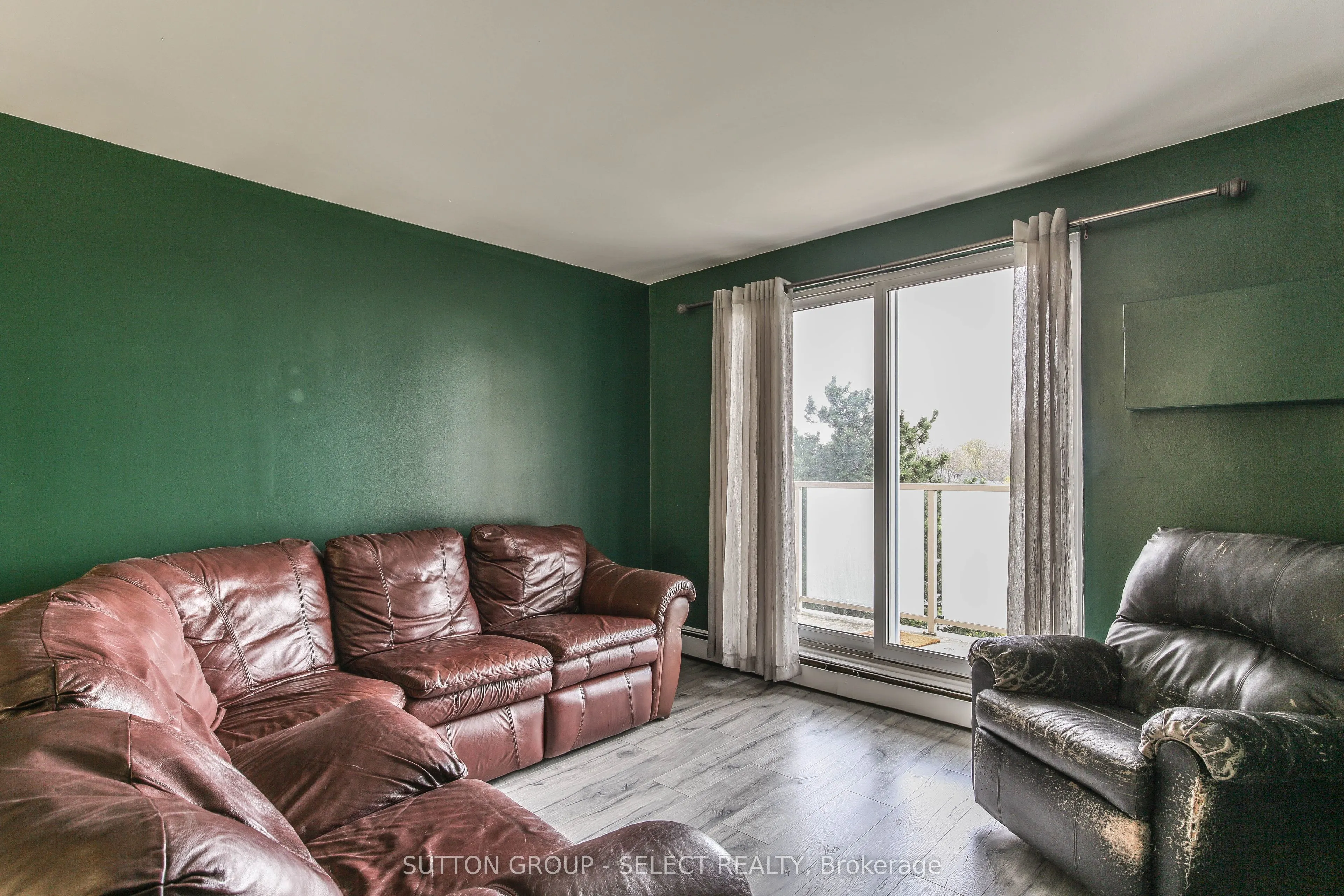 583 MORNINGTON Avenue, #409