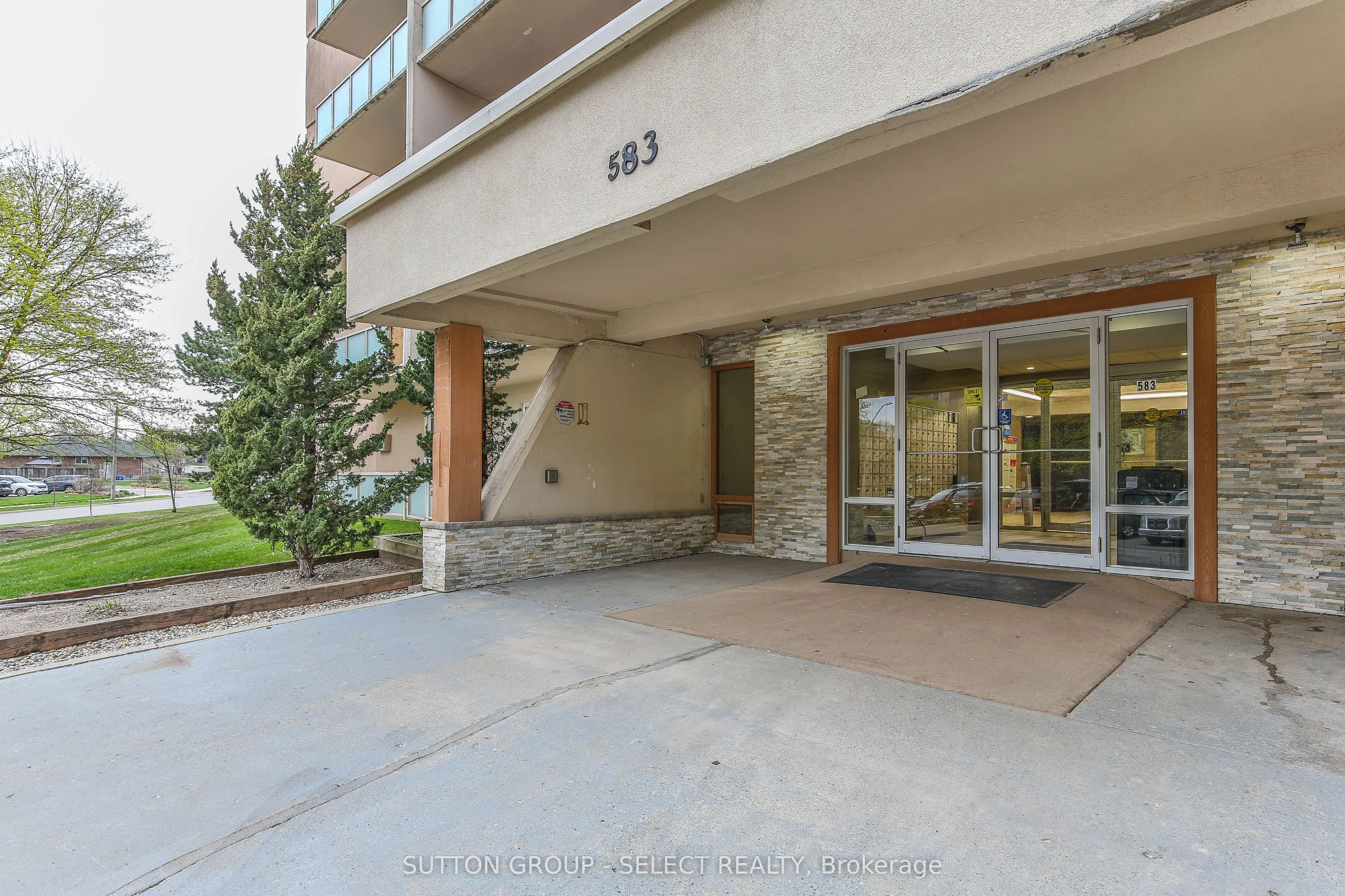 583 MORNINGTON Avenue, #409