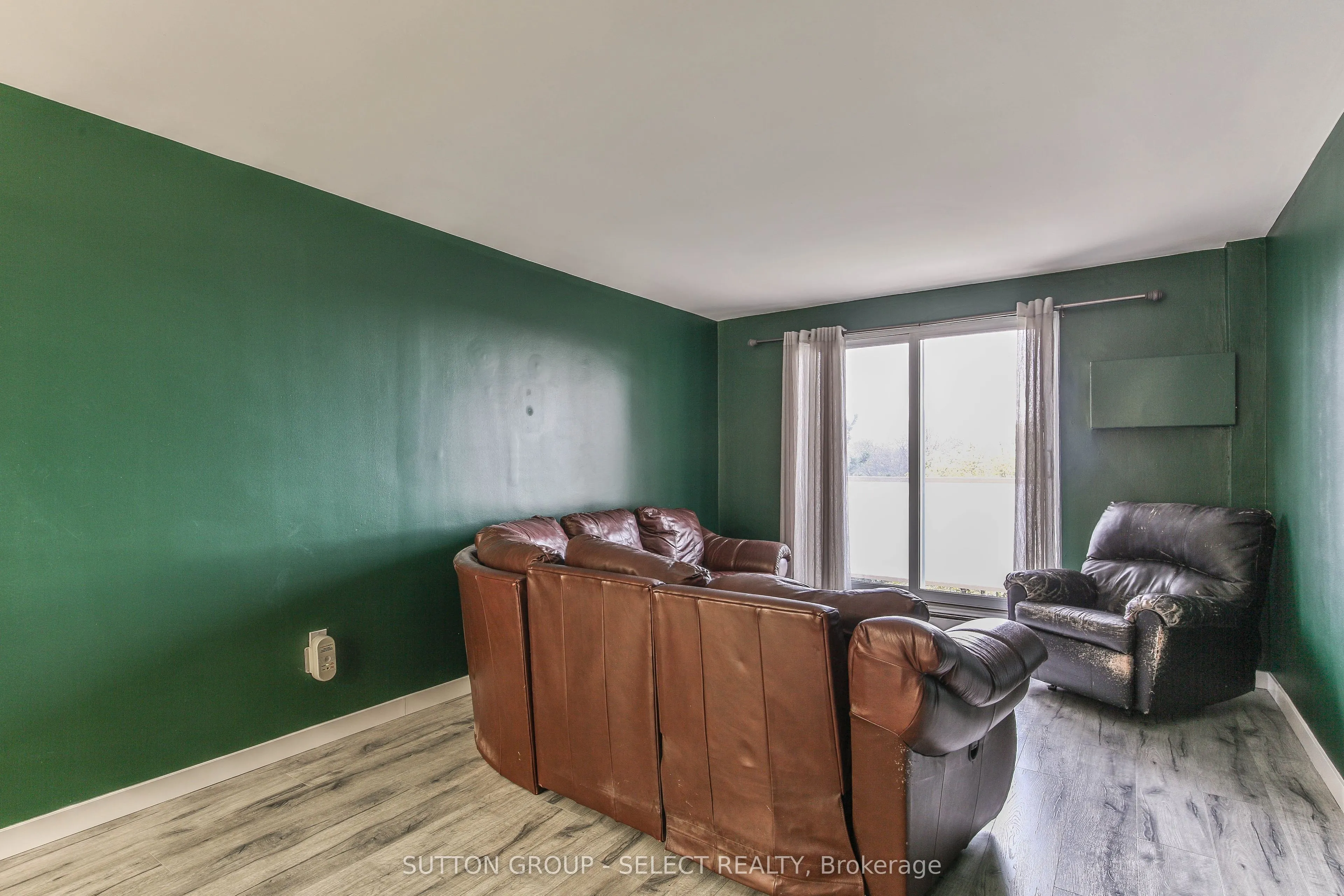 583 MORNINGTON Avenue, #409