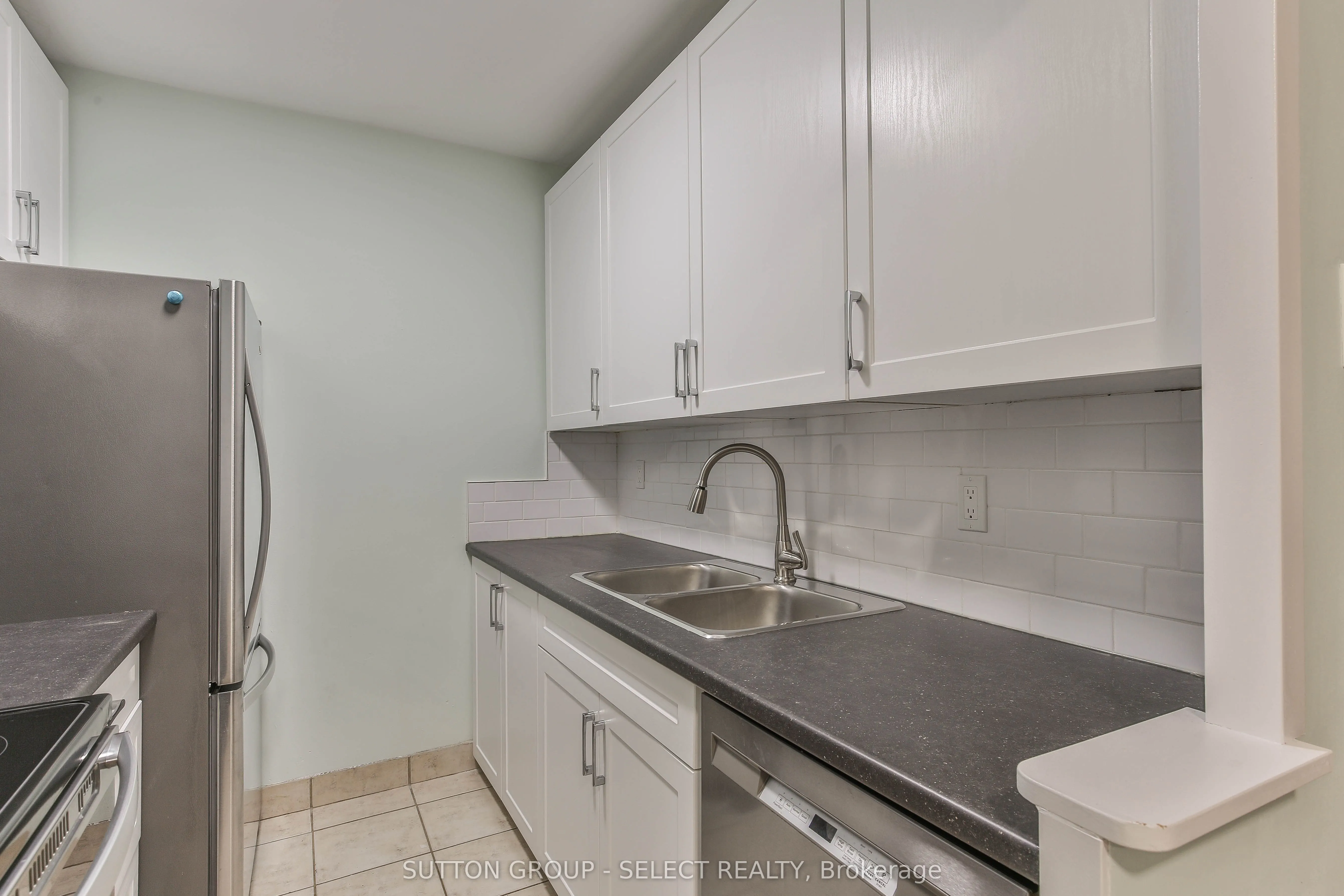583 MORNINGTON Avenue, #409