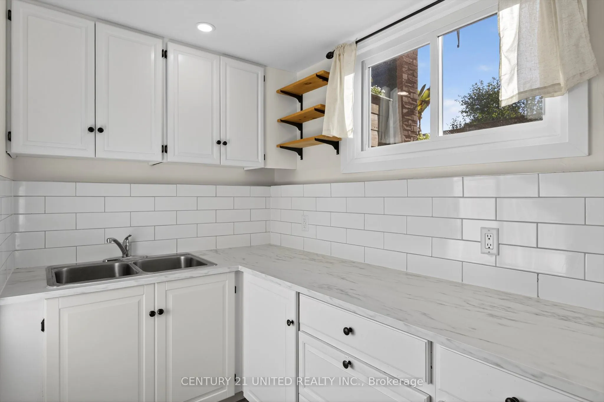 632 Otonabee Drive