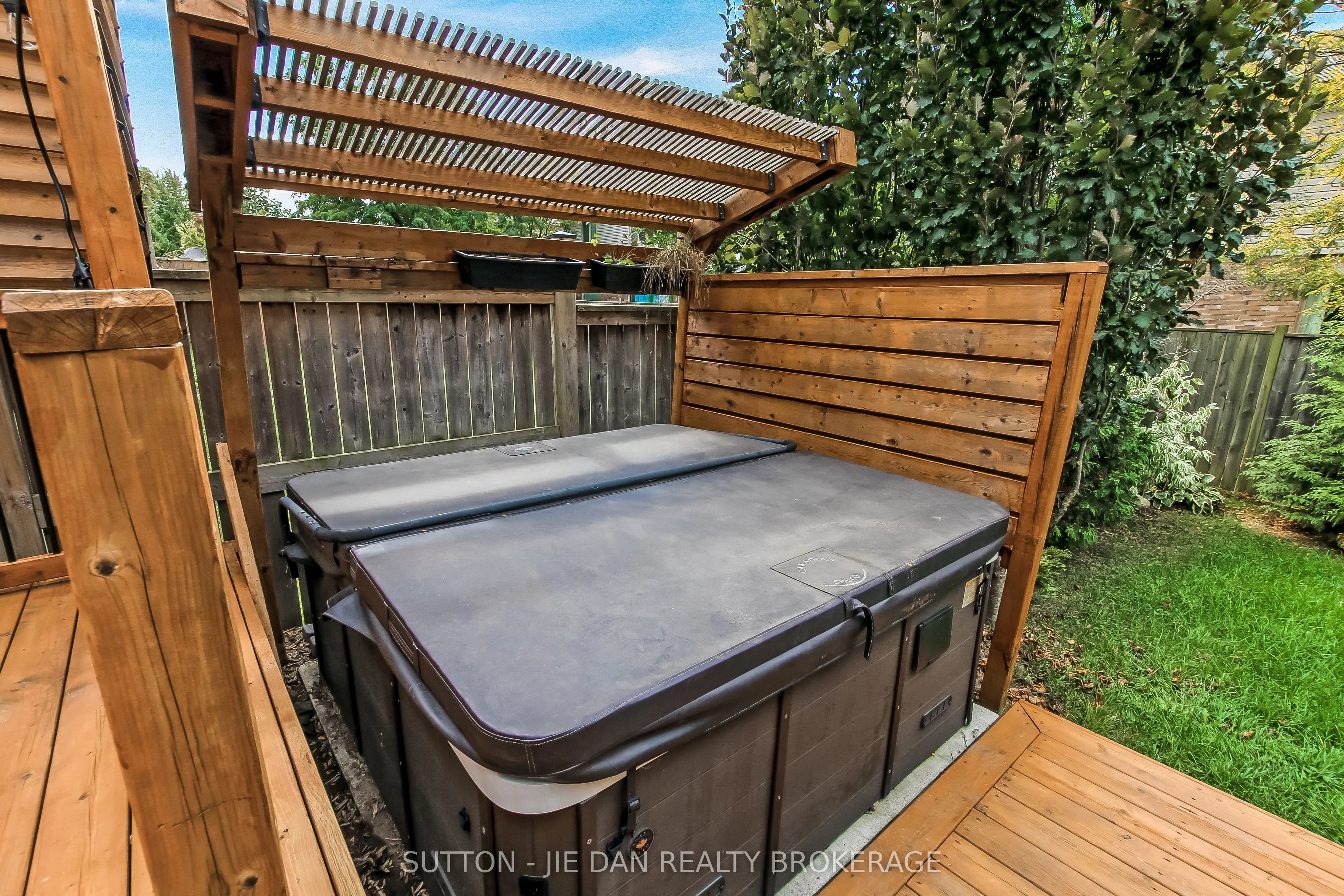 1413 KAINS WOODS Terrace