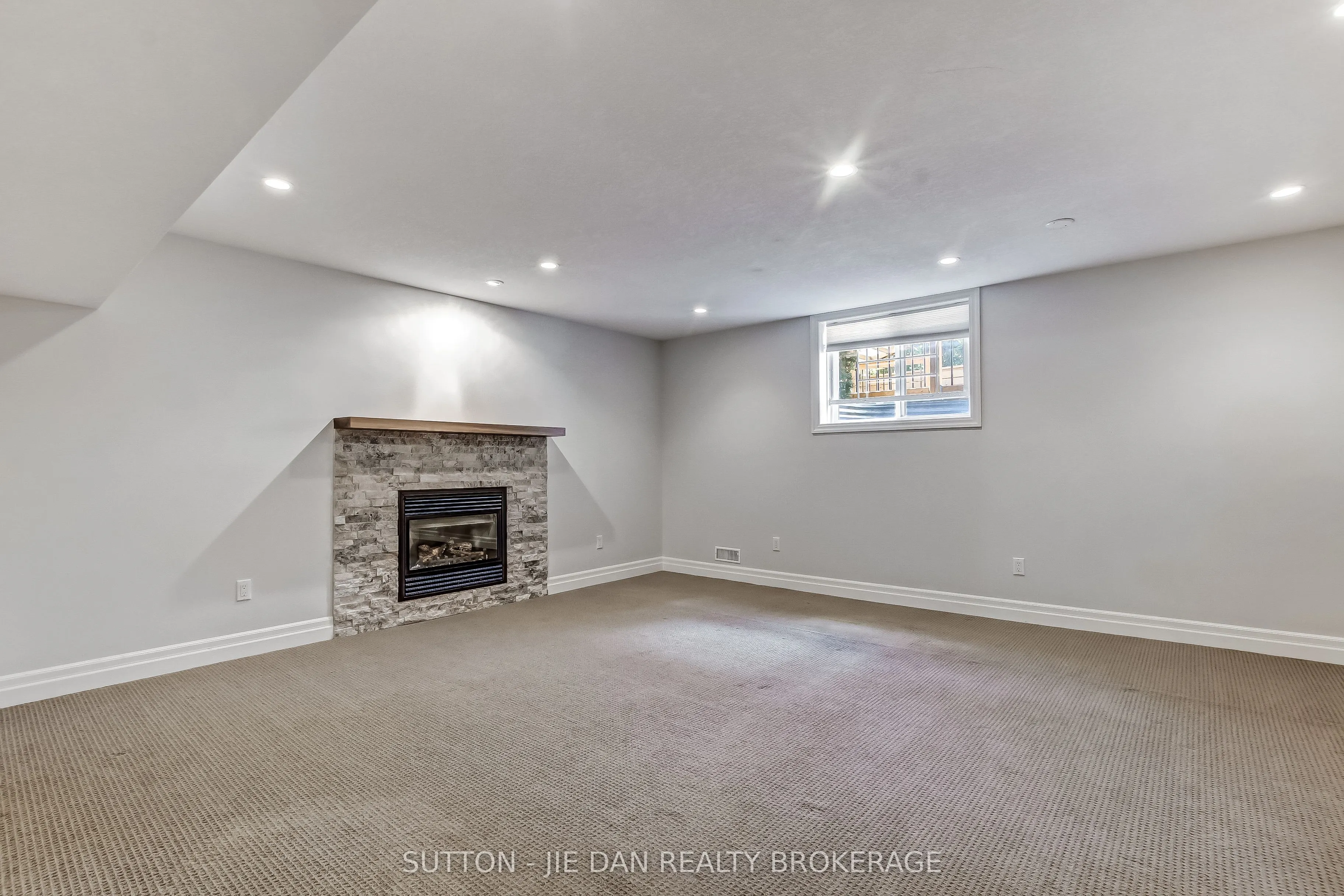 1413 KAINS WOODS Terrace