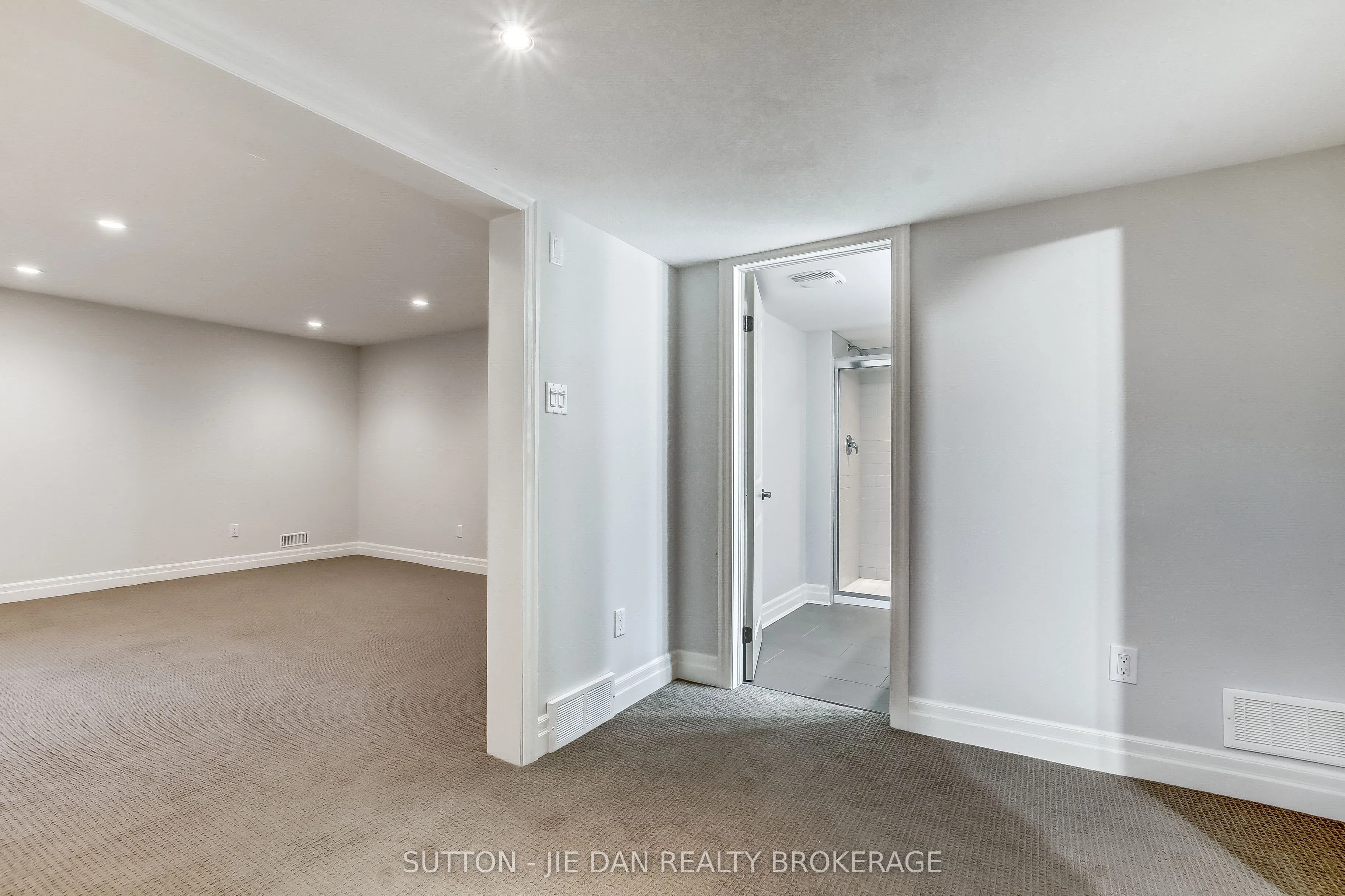 1413 KAINS WOODS Terrace