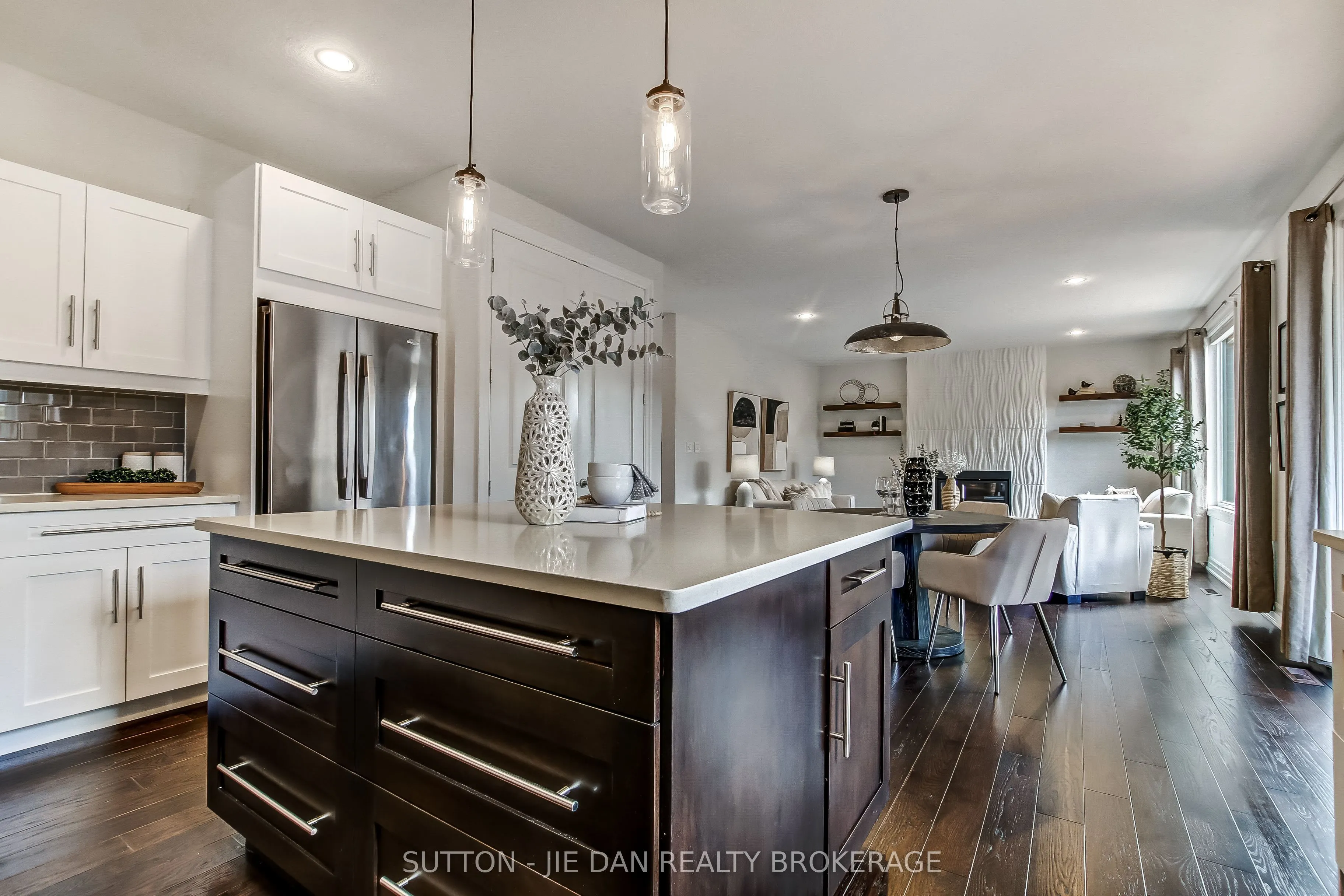 1413 KAINS WOODS Terrace