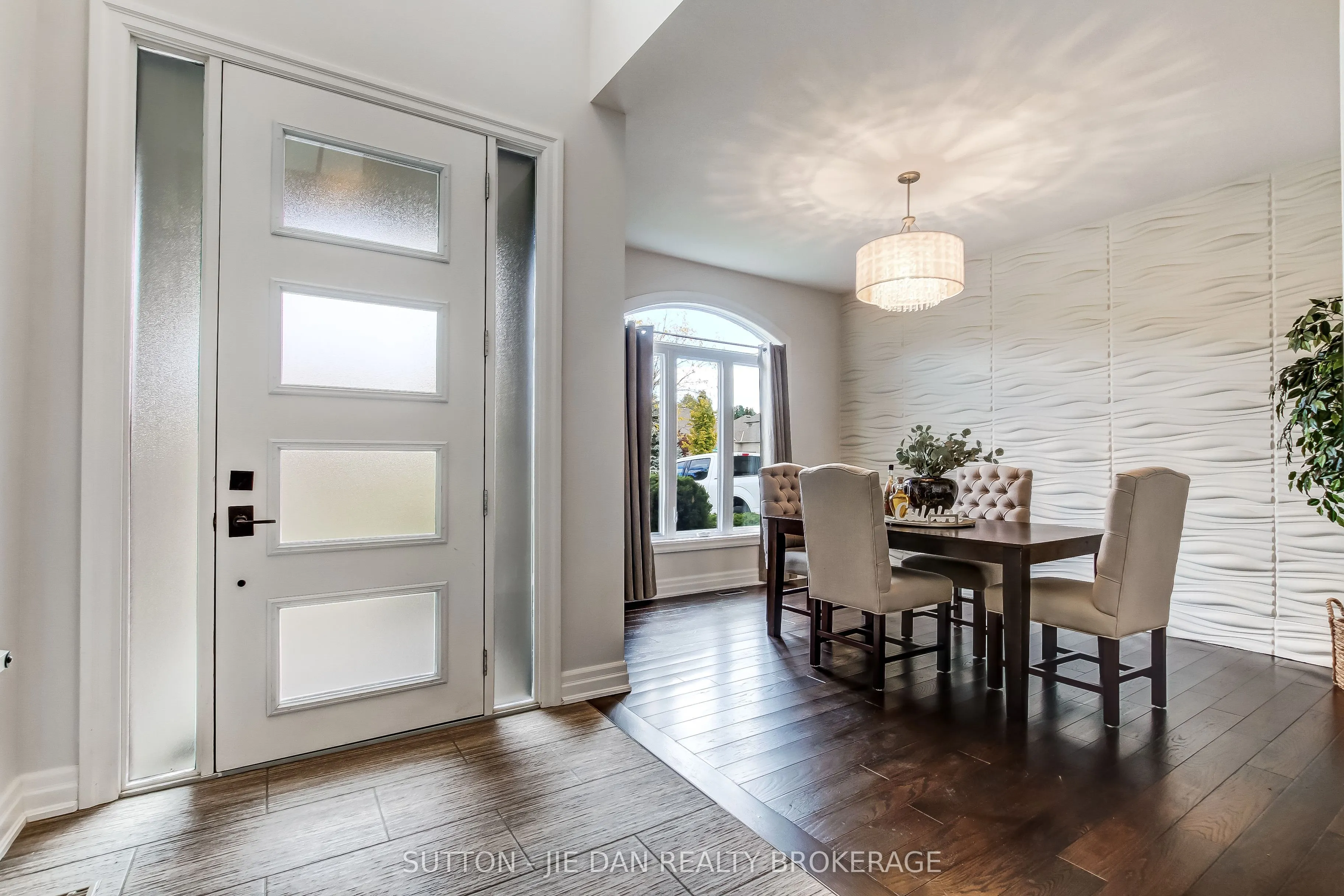 1413 KAINS WOODS Terrace