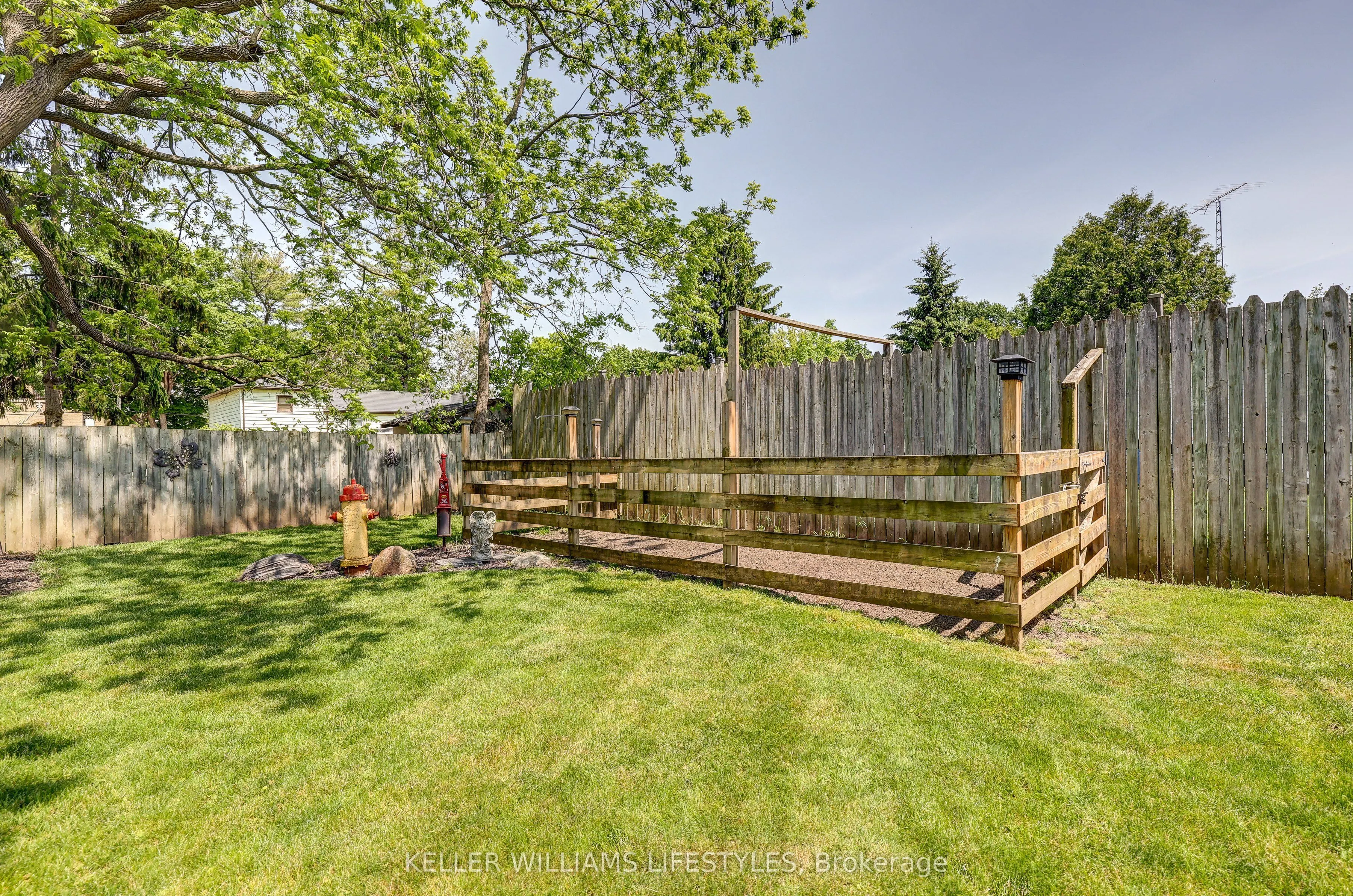 22738 Thames Road