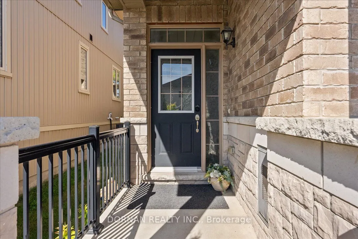 11 Highlands Boulevard