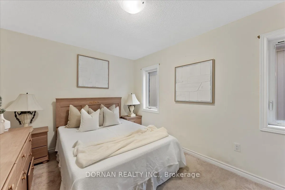 11 Highlands Boulevard