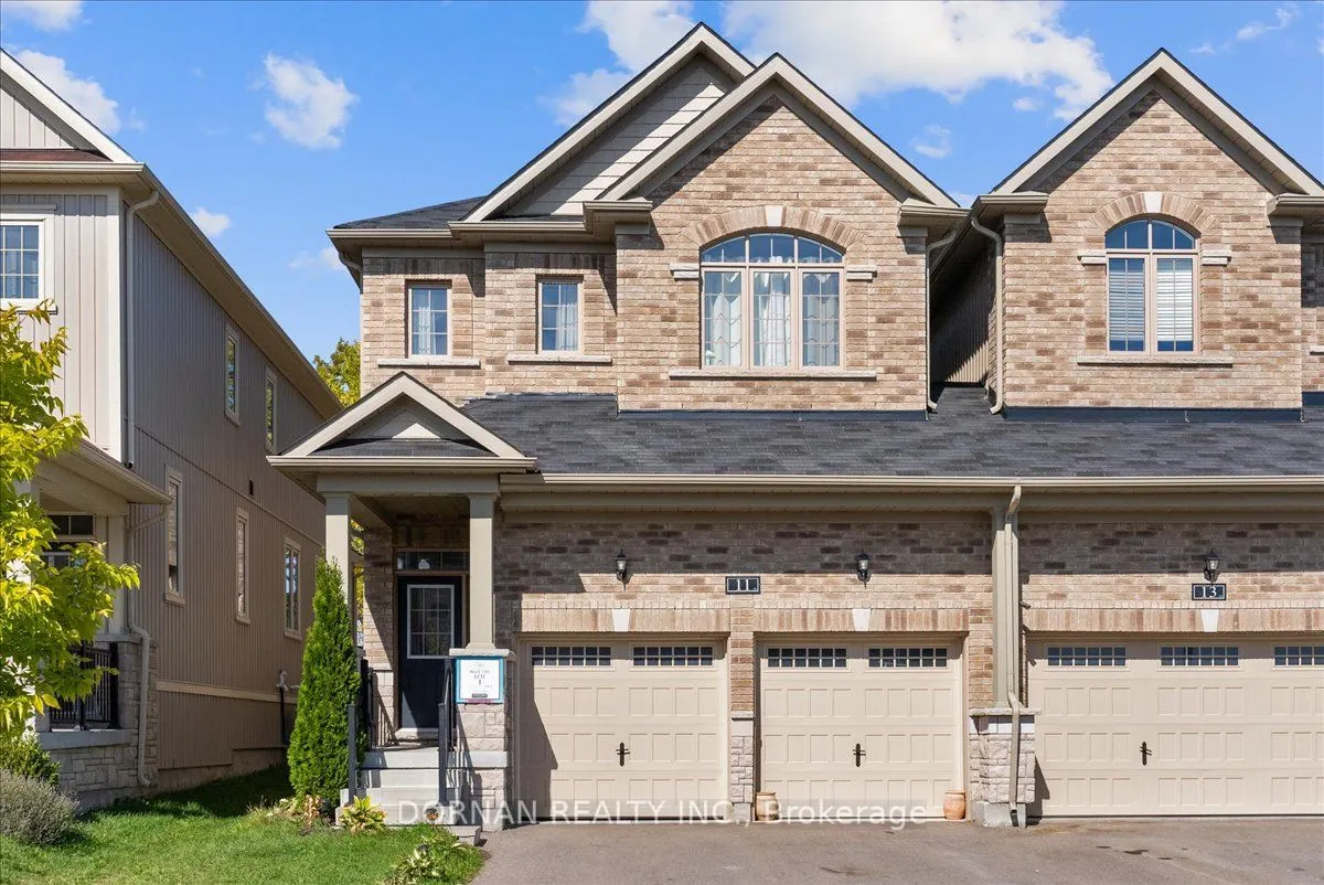 11 Highlands Boulevard