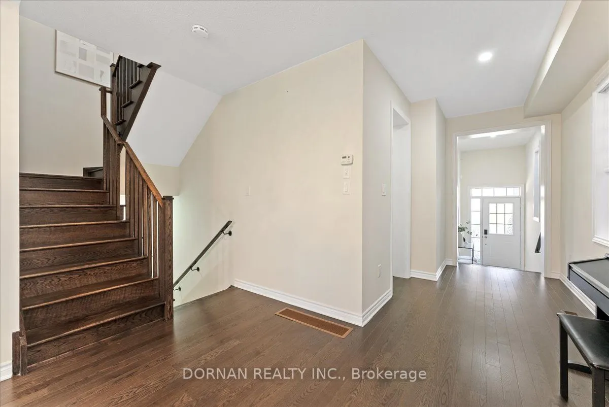 11 Highlands Boulevard