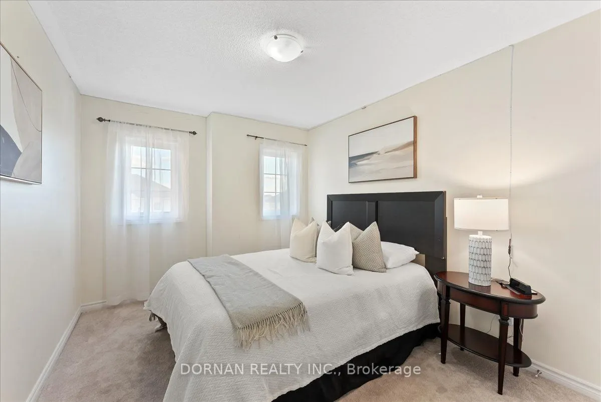 11 Highlands Boulevard