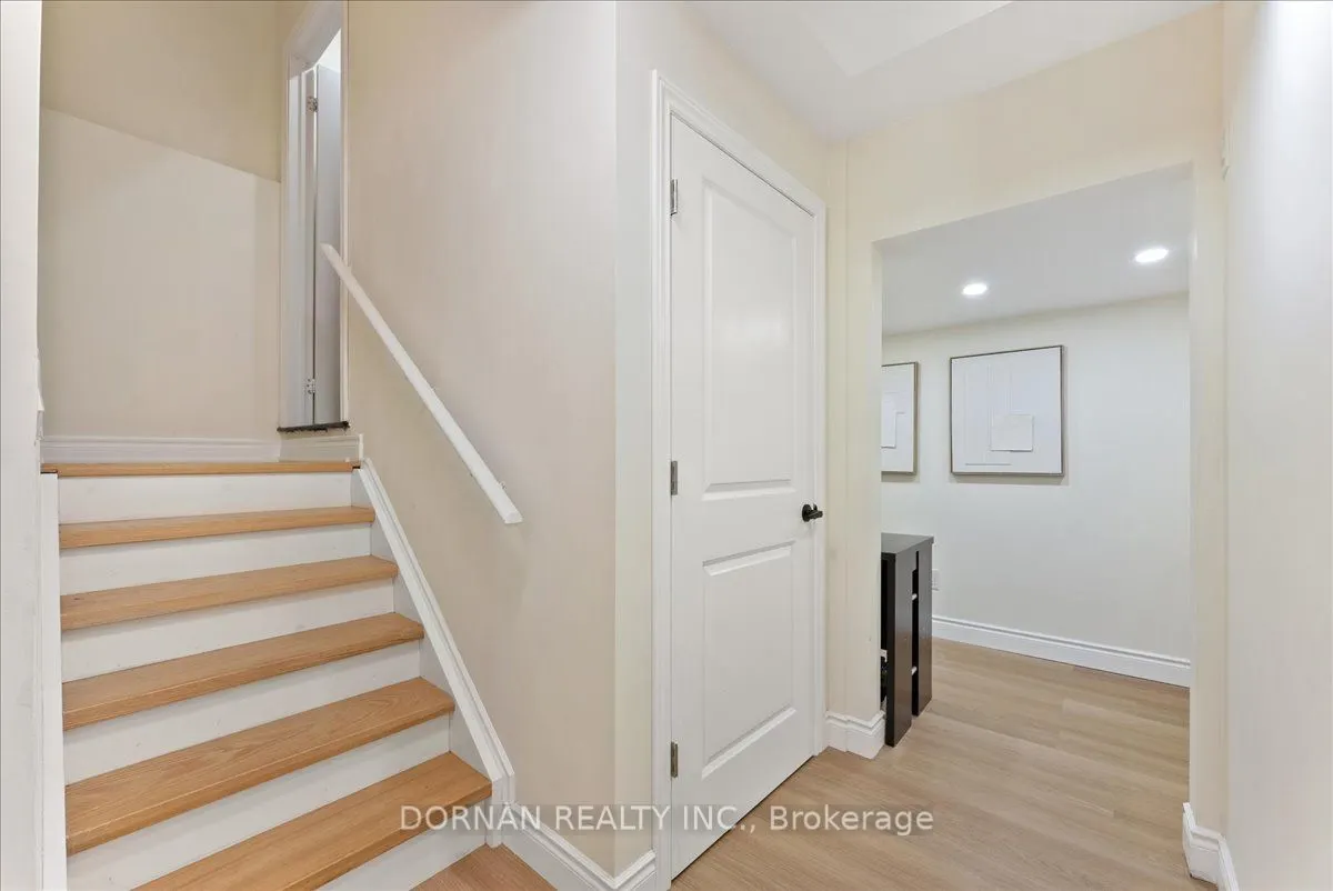 11 Highlands Boulevard