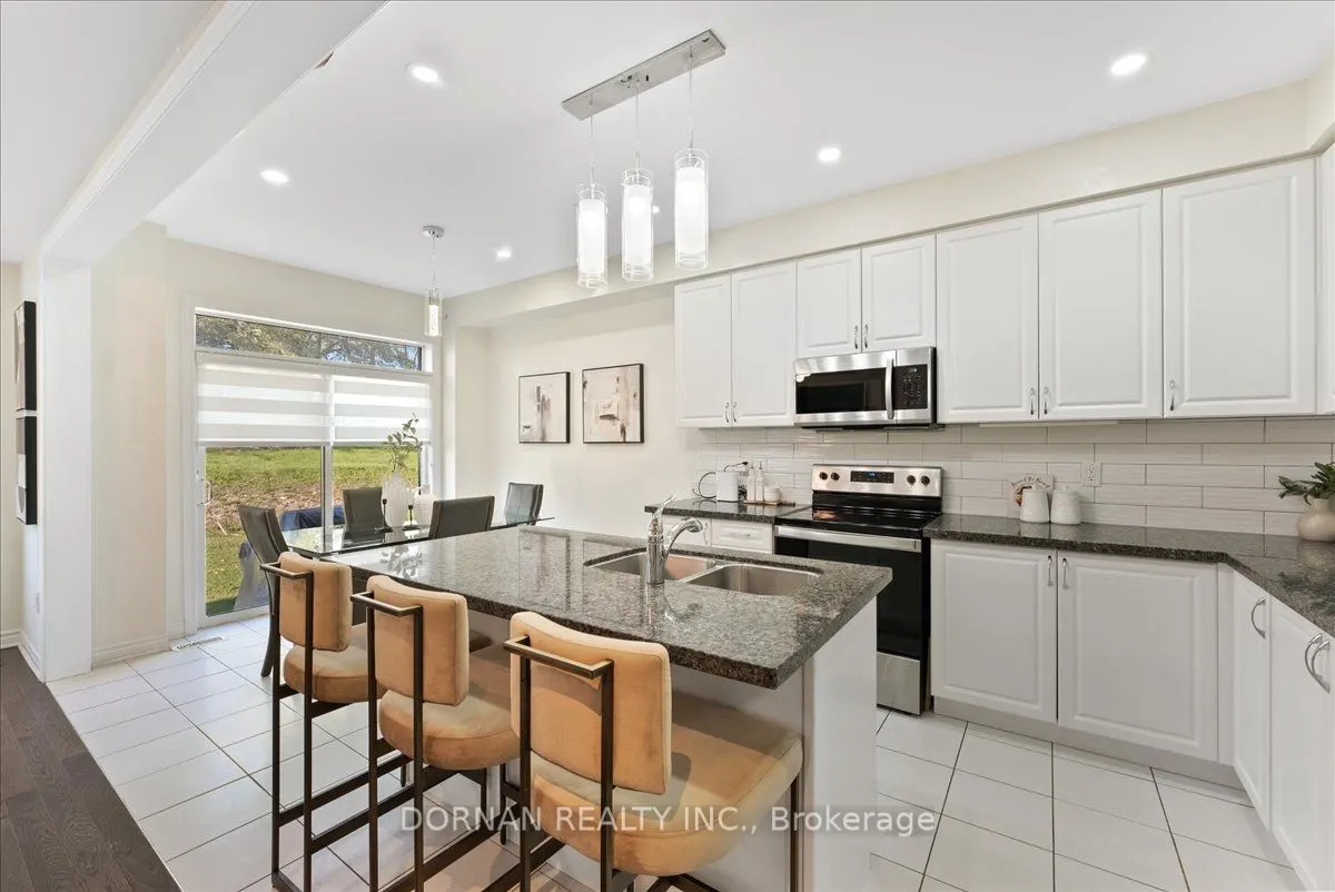 11 Highlands Boulevard