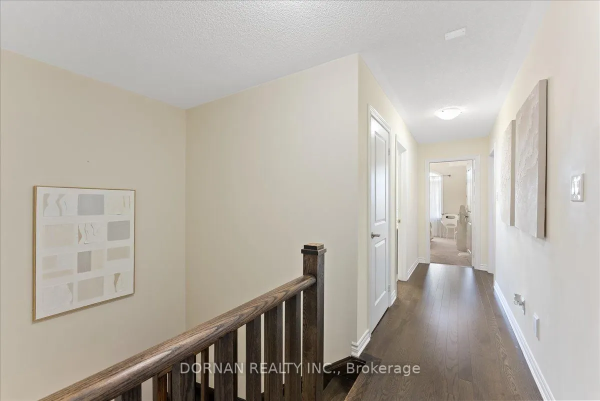 11 Highlands Boulevard