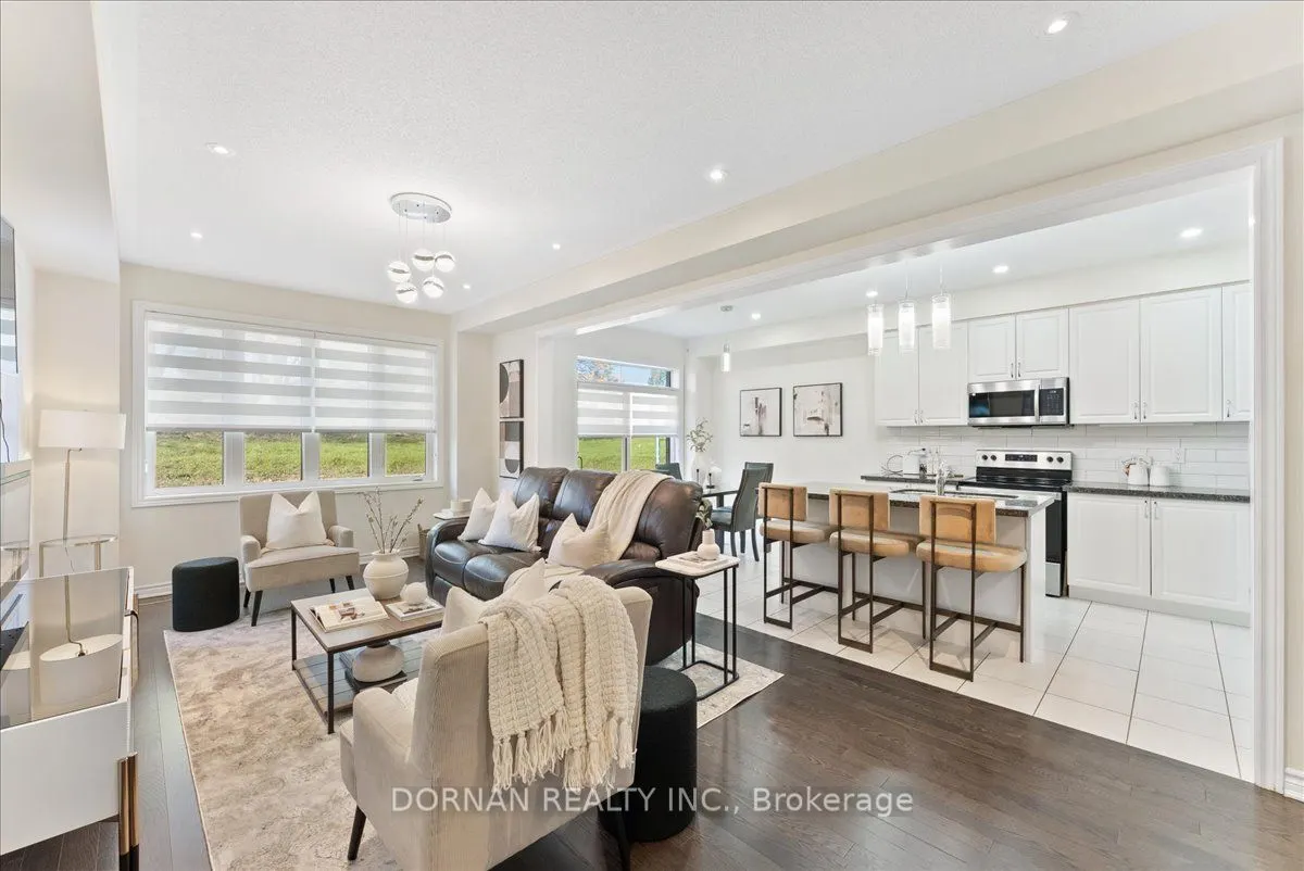 11 Highlands Boulevard