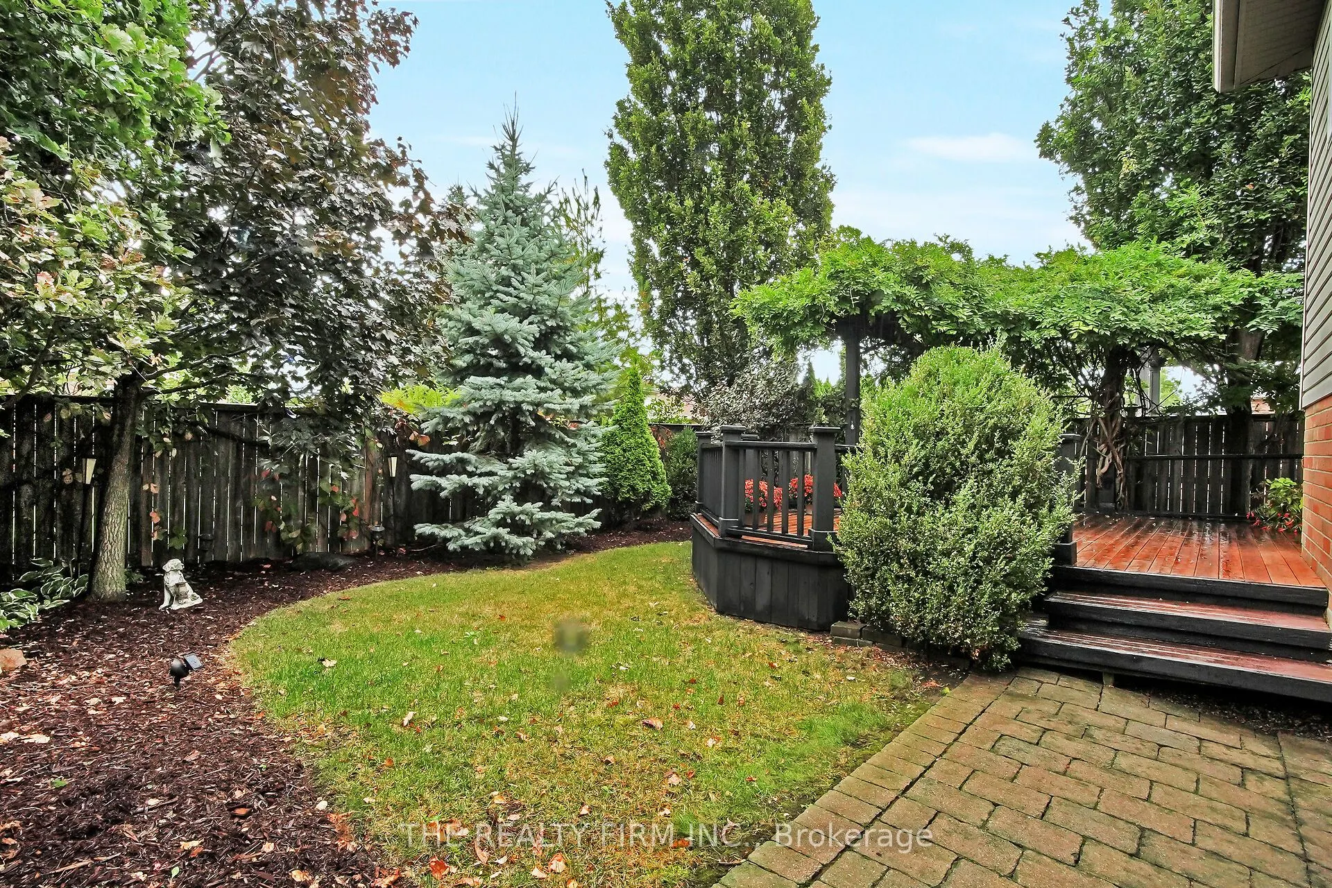 1689 Bayswater Crescent