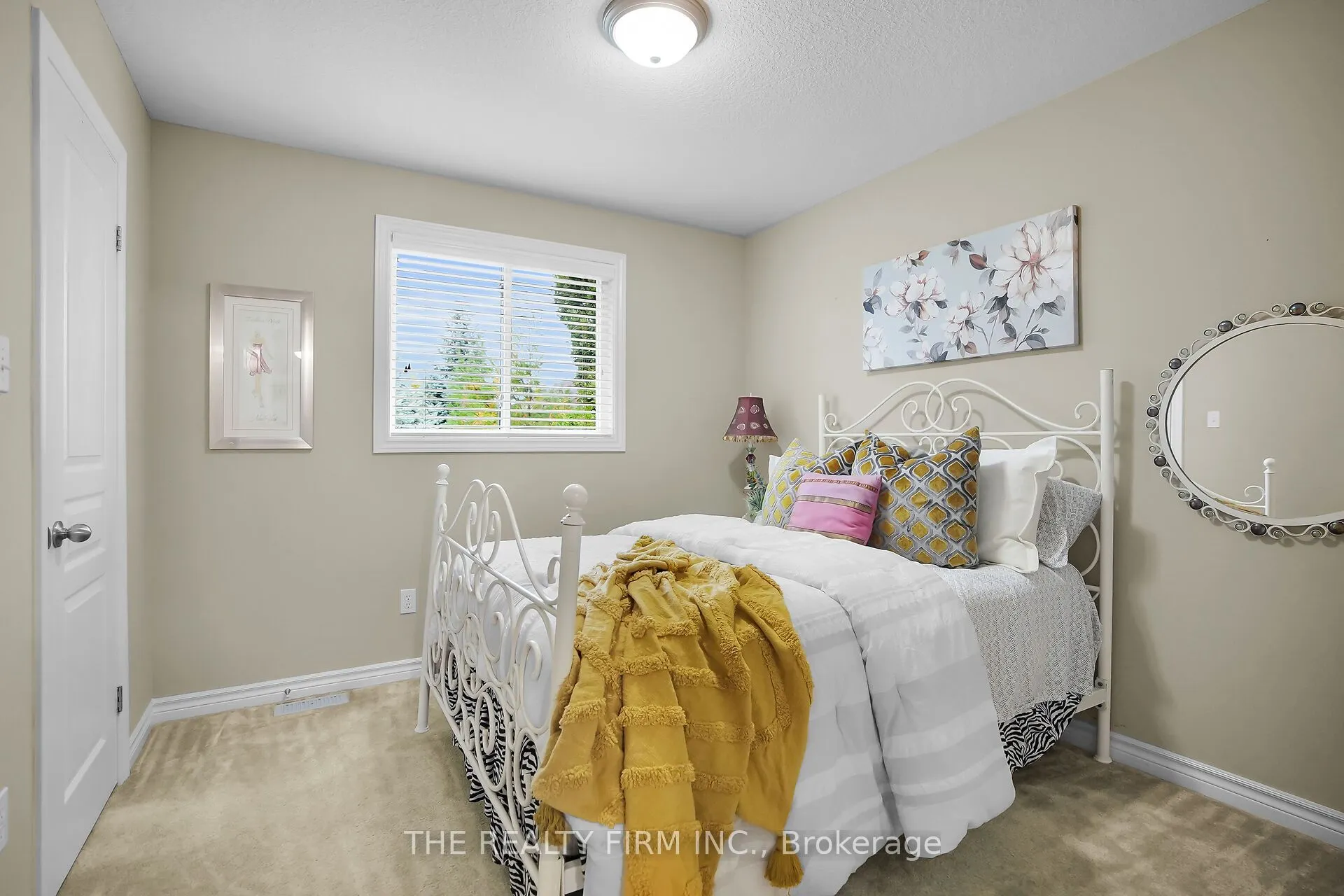 1689 Bayswater Crescent