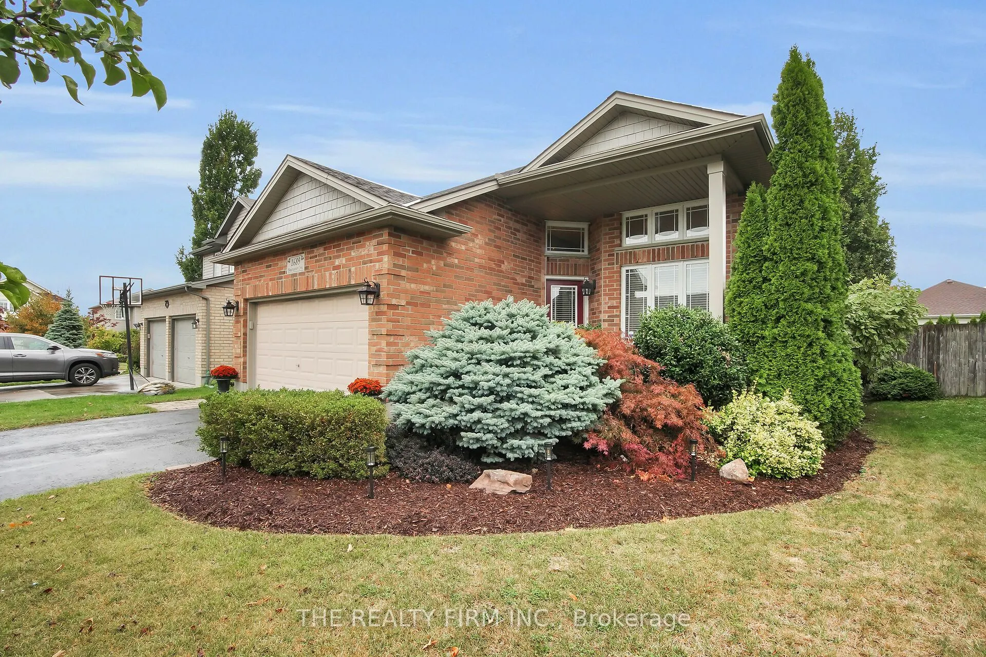 1689 Bayswater Crescent