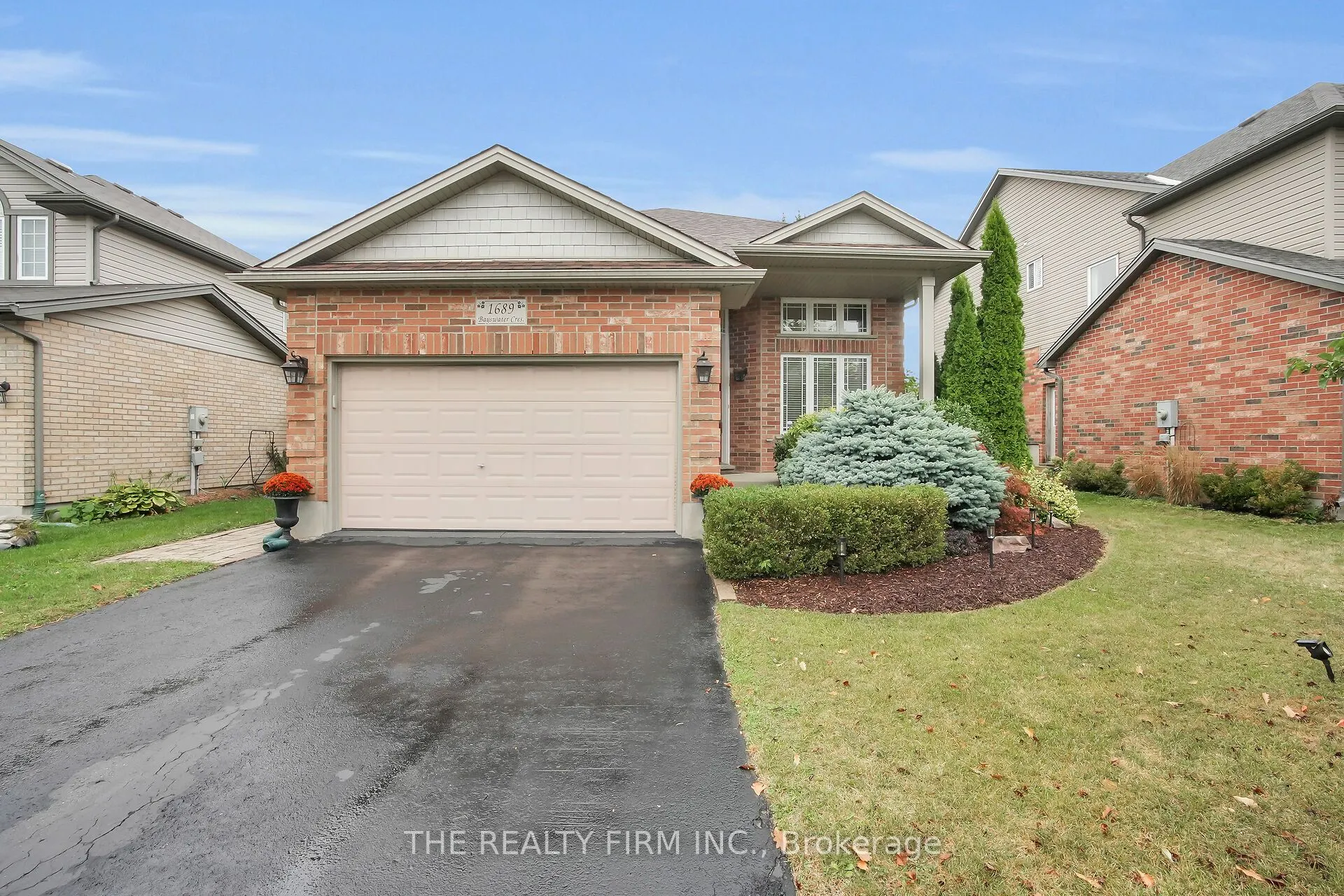 1689 Bayswater Crescent