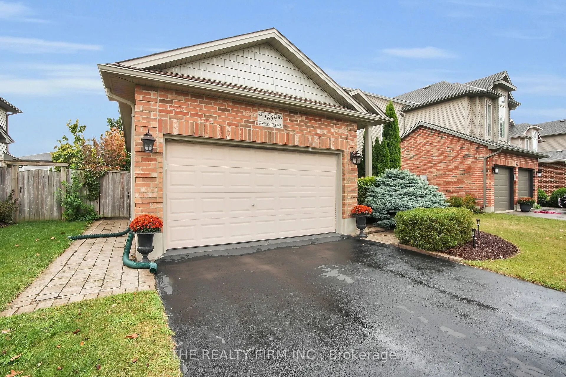 1689 Bayswater Crescent