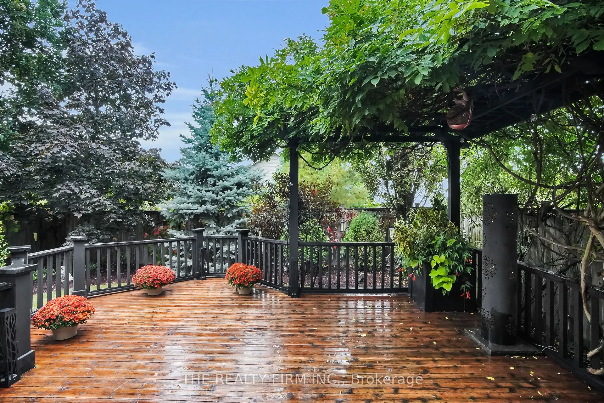 1689 Bayswater Crescent