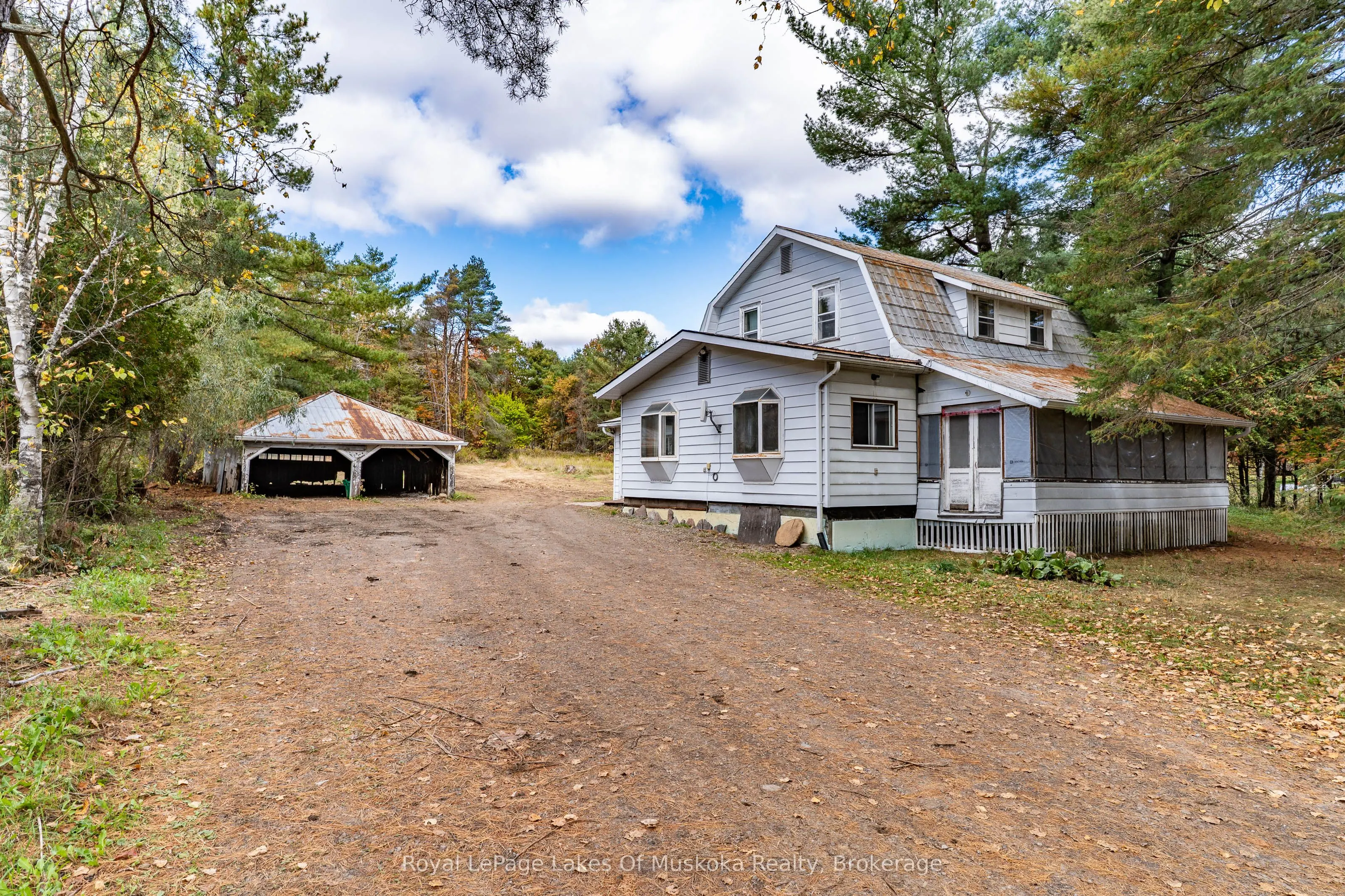1015 Hewlitt Road