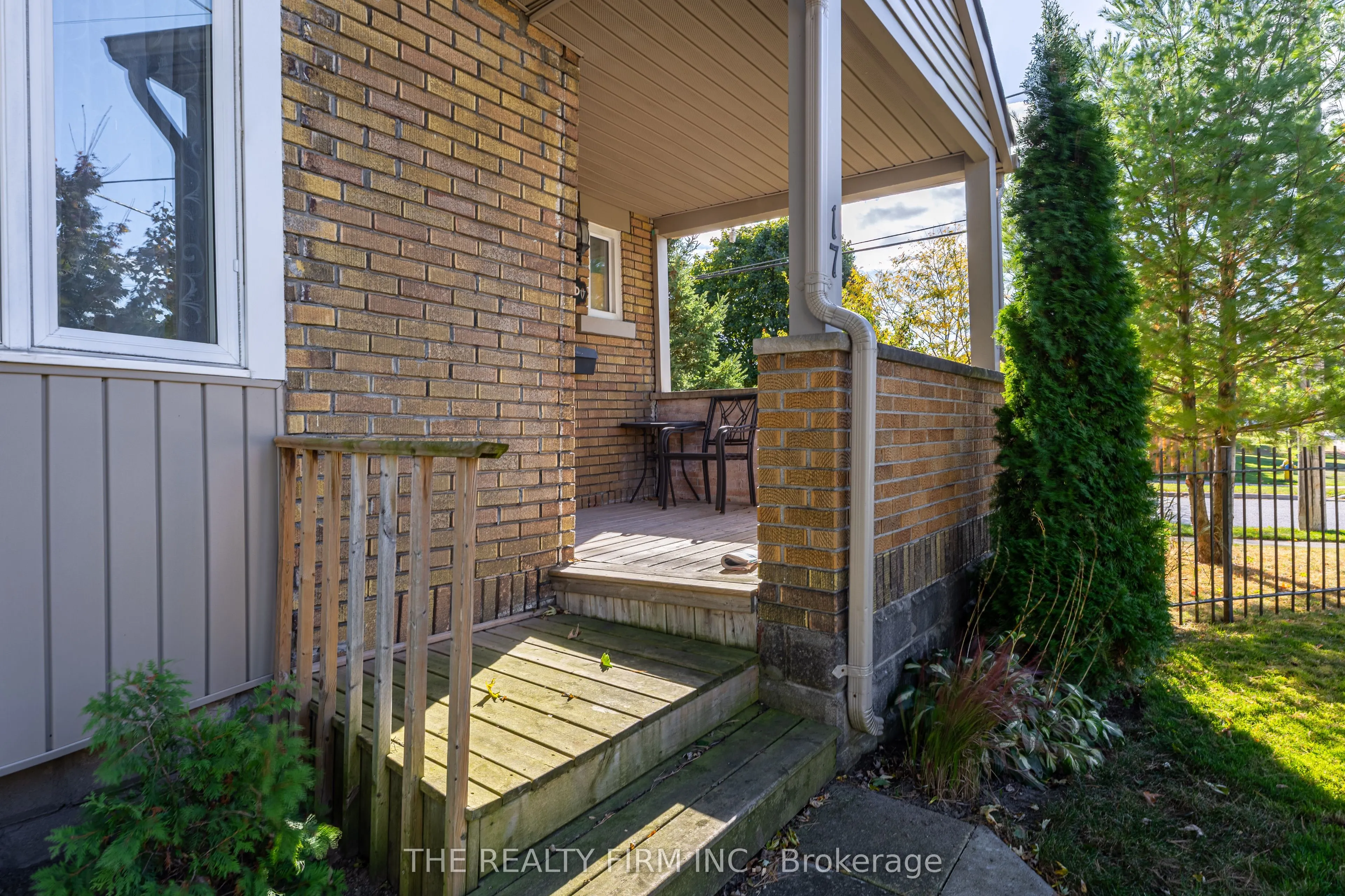 17 Maud Street