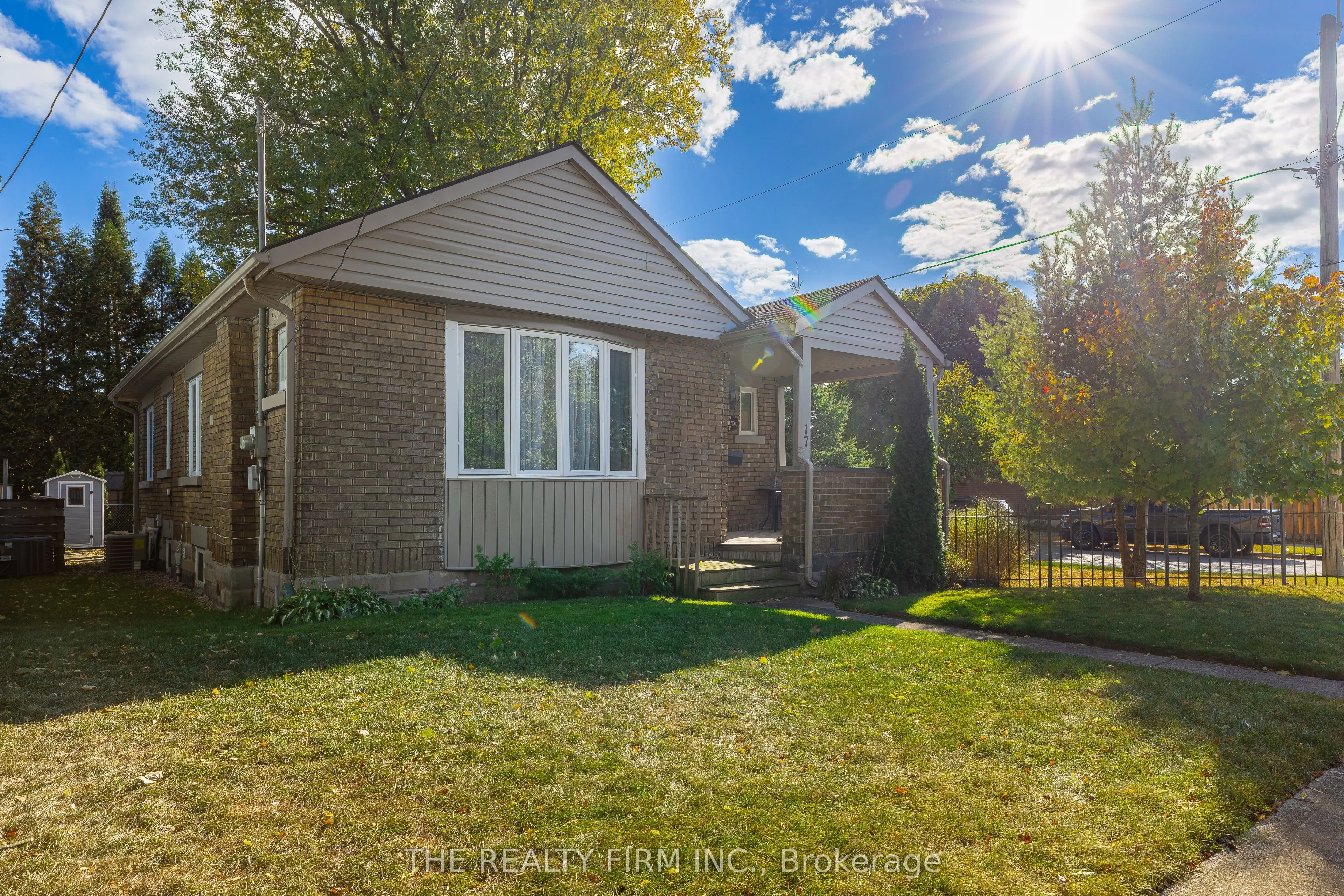 17 Maud Street