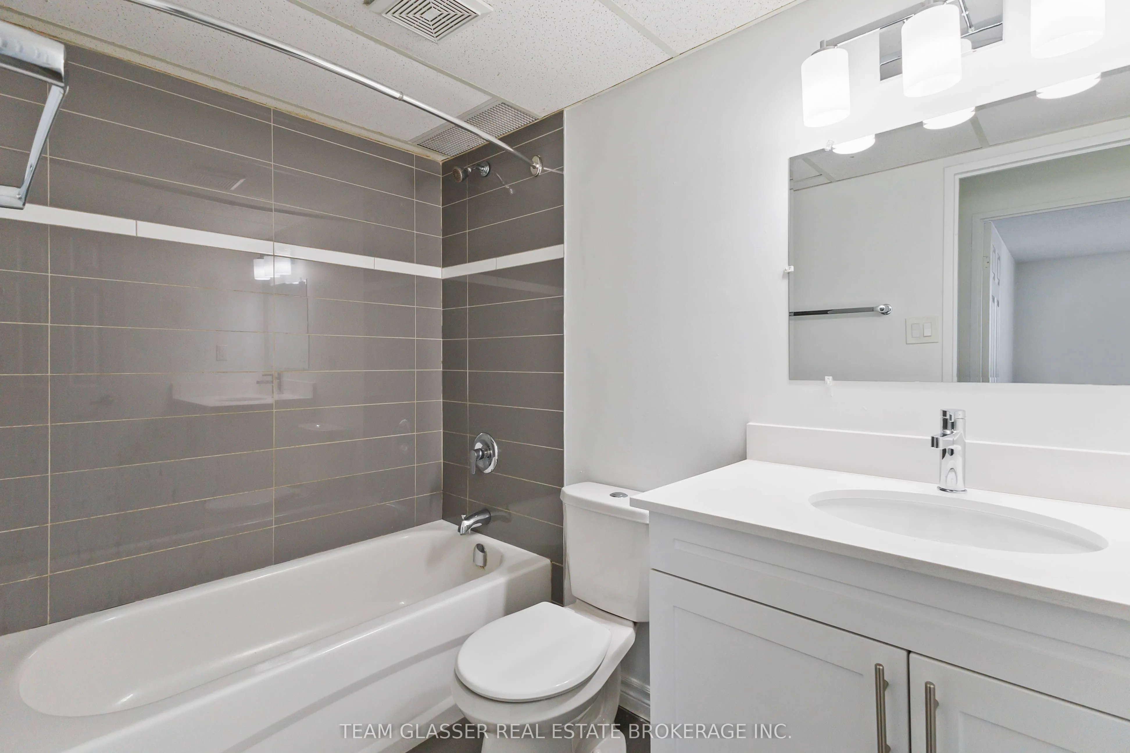 340 Colborne Street, #1806