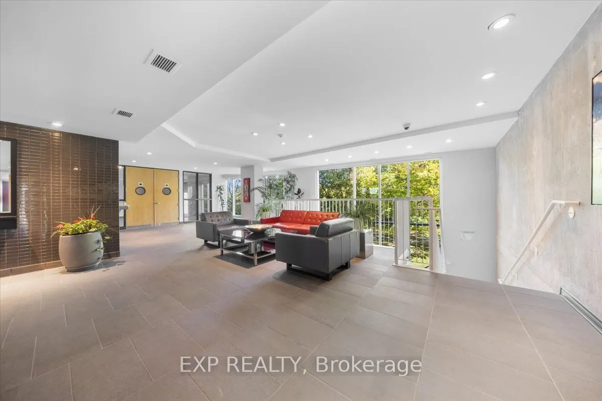 250 Lett Street, #301