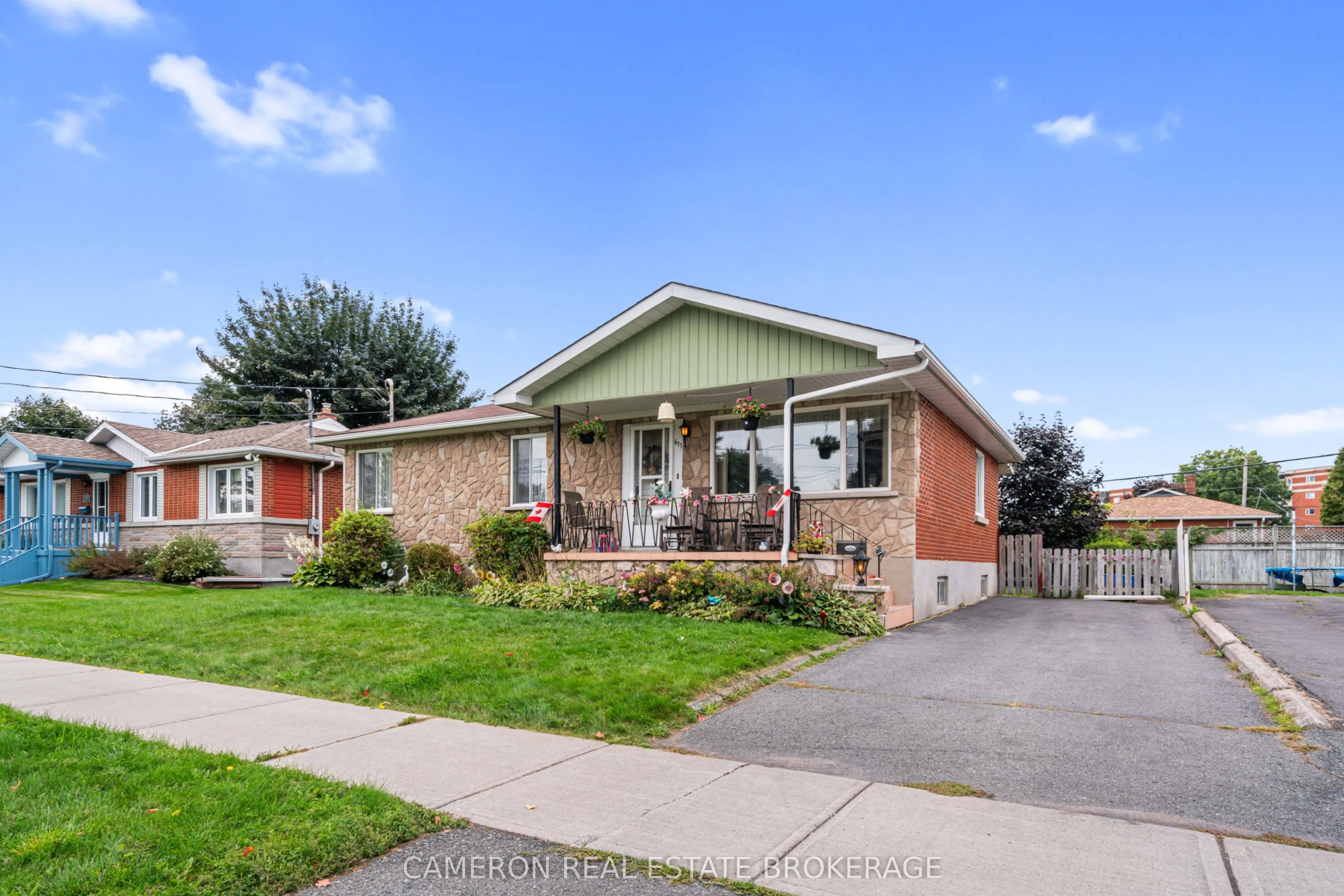 611 Carleton Street